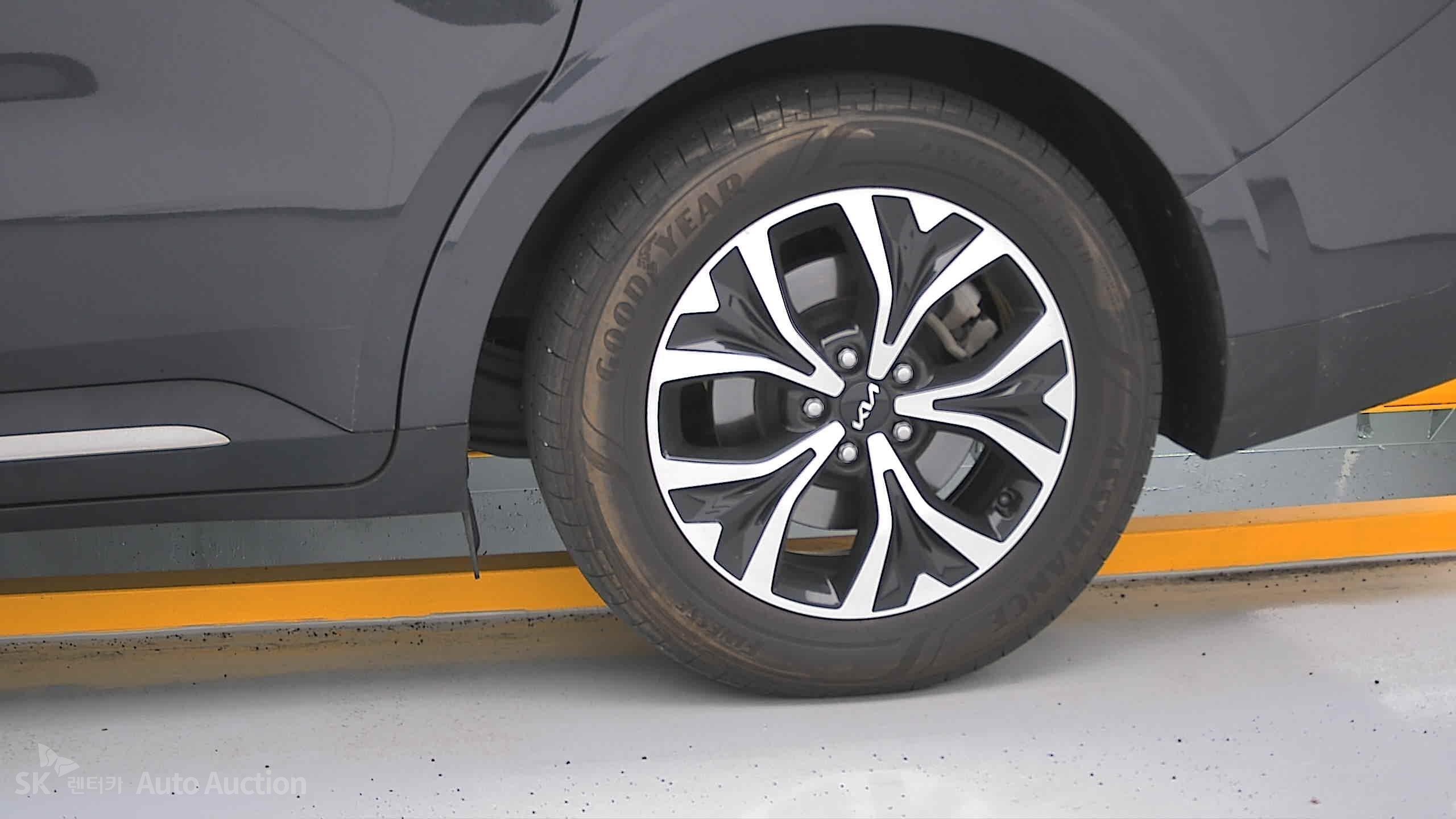 2023 - kia carnival