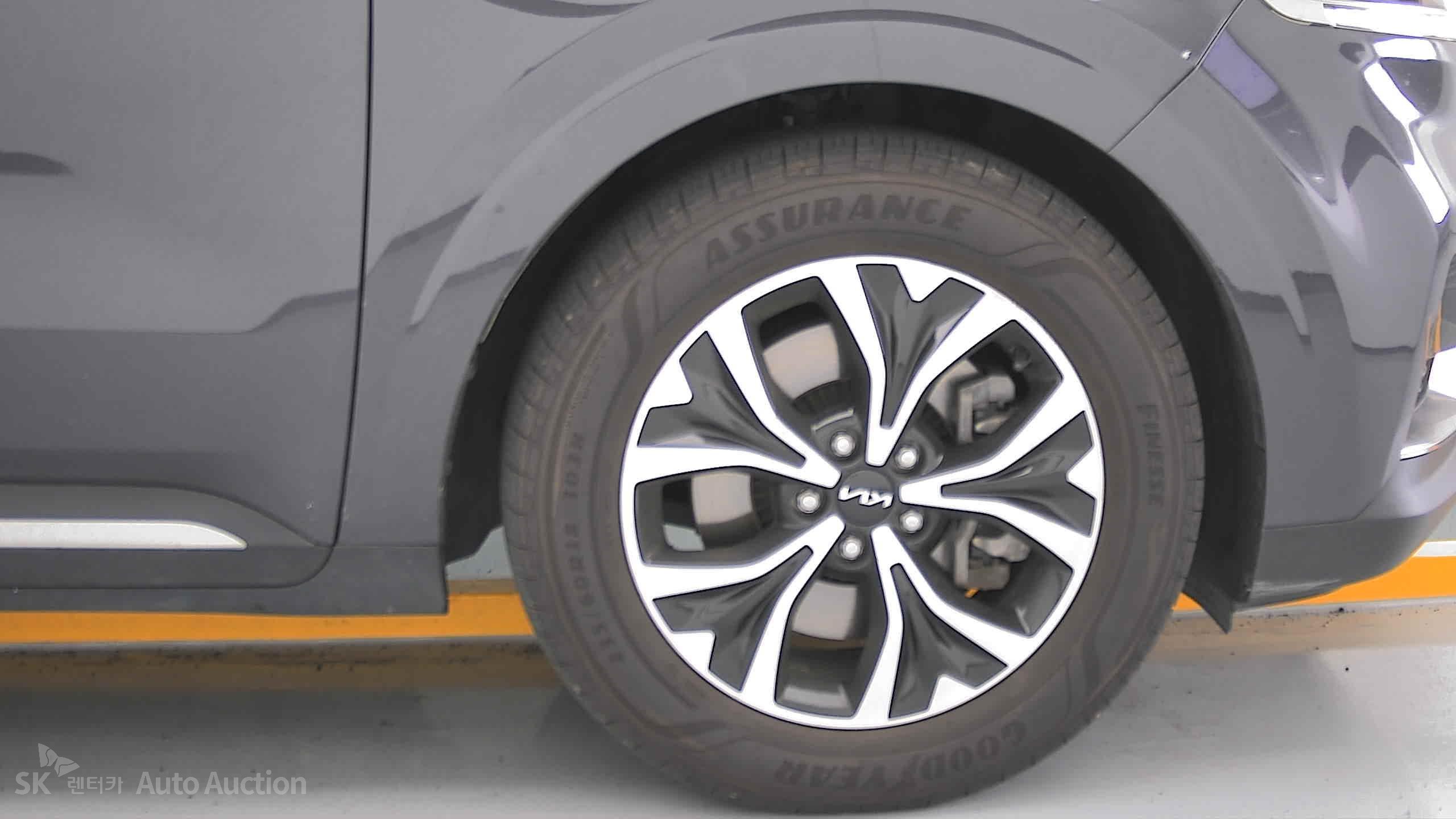 2023 - kia carnival