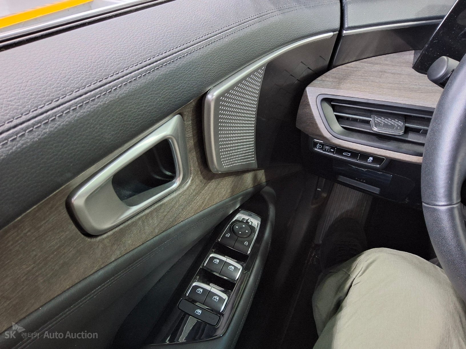 2023 - kia k8