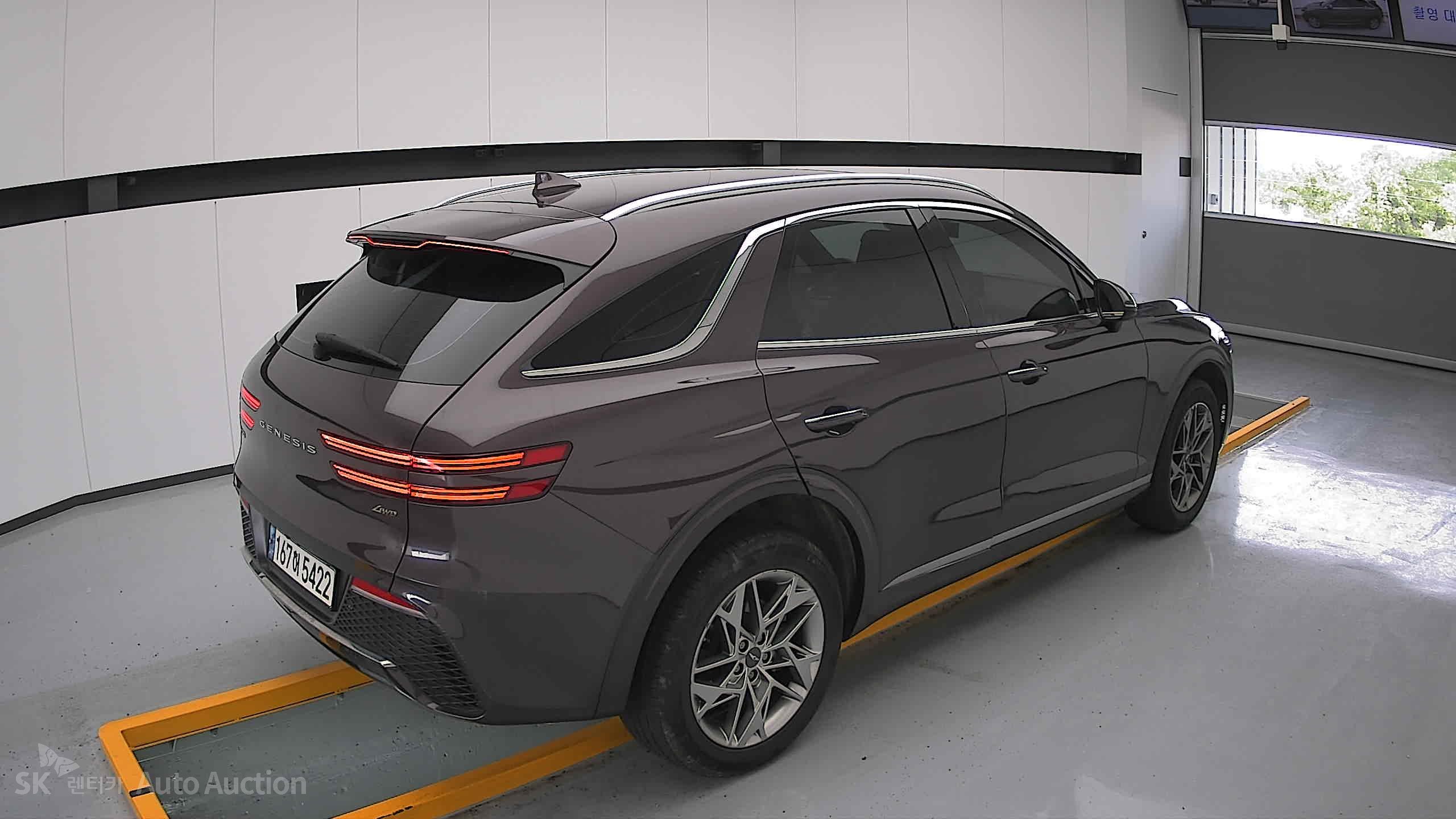 2021 - genesis gv70