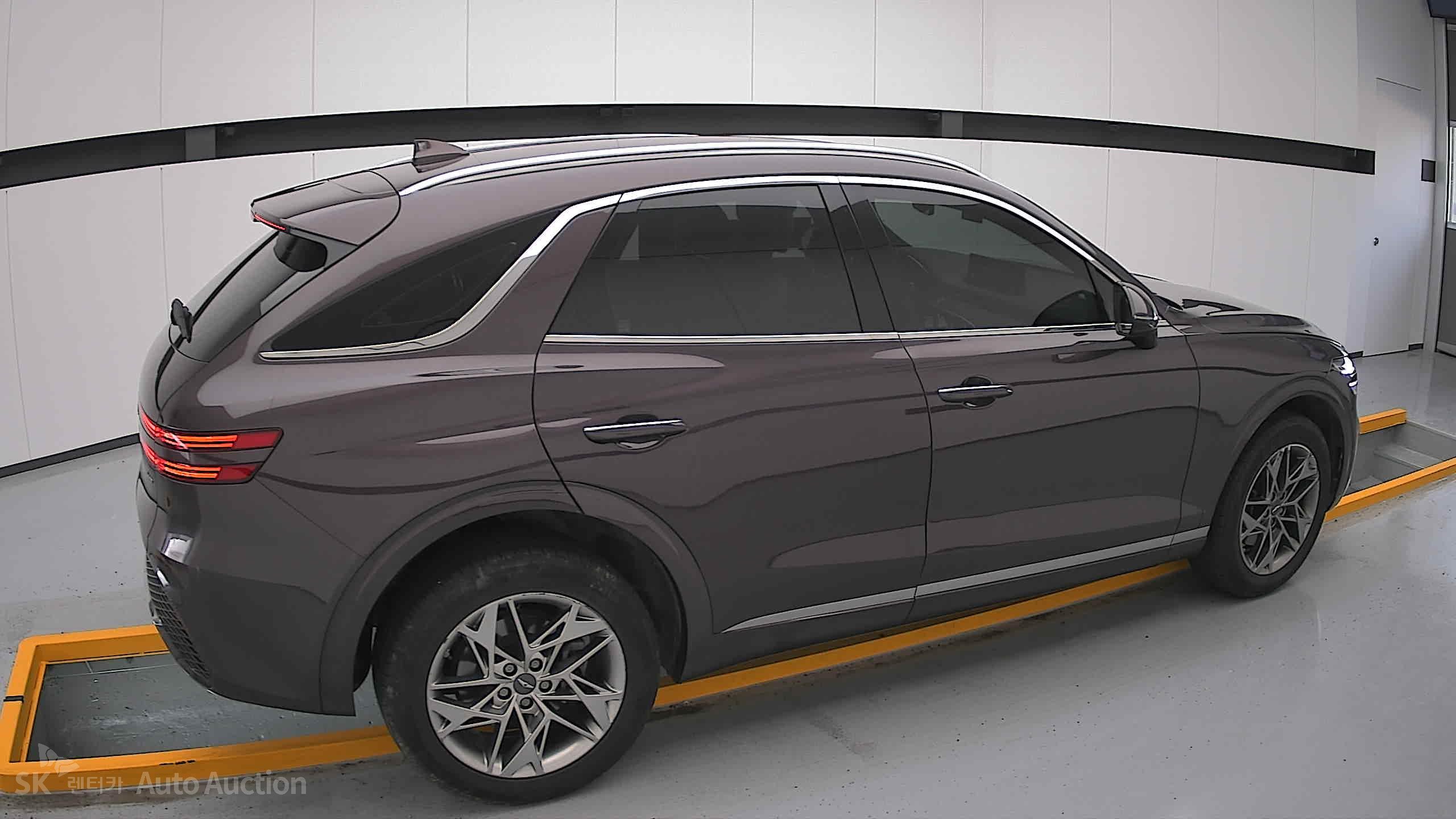 2021 - genesis gv70