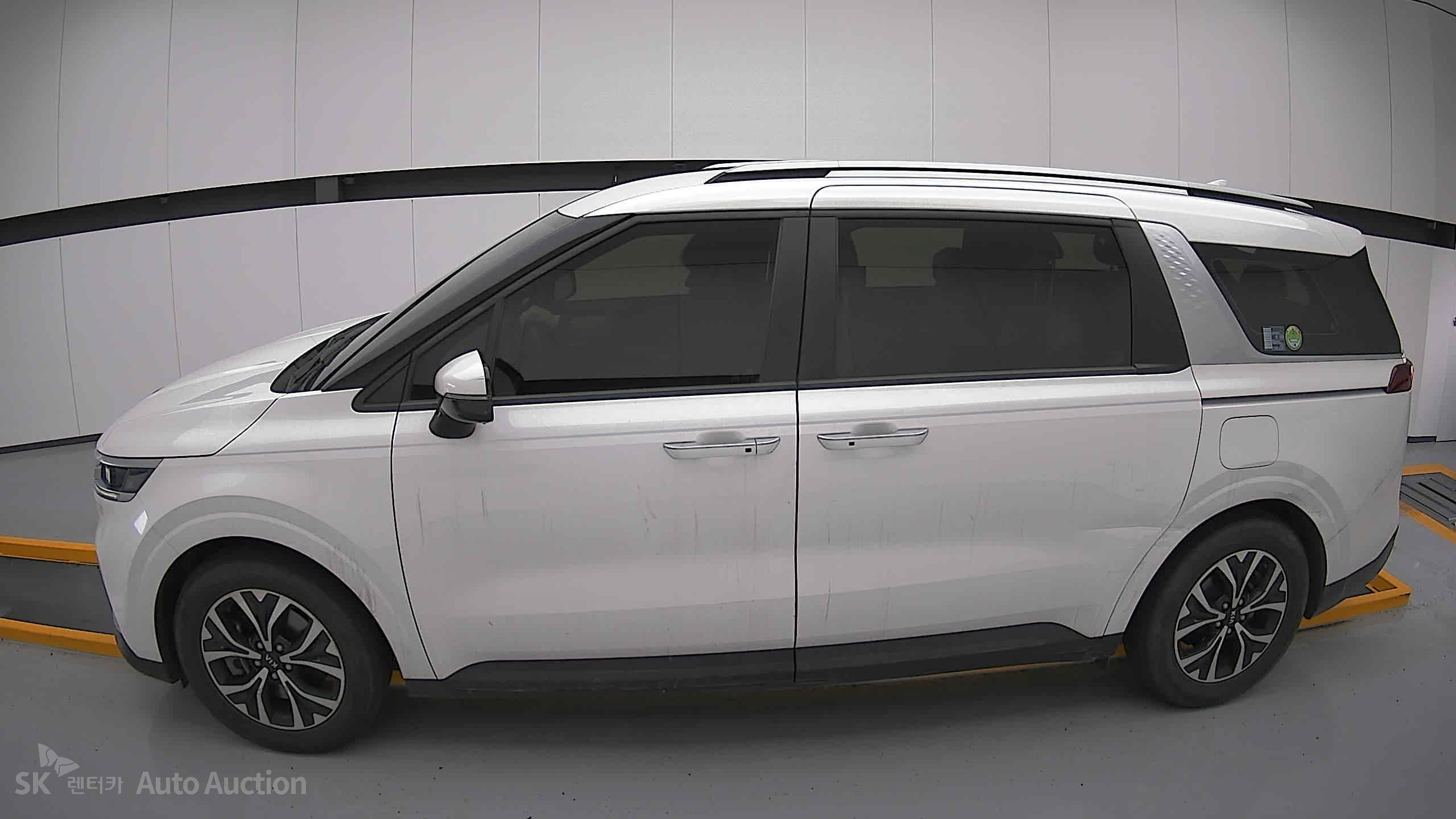 2021 - kia carnival