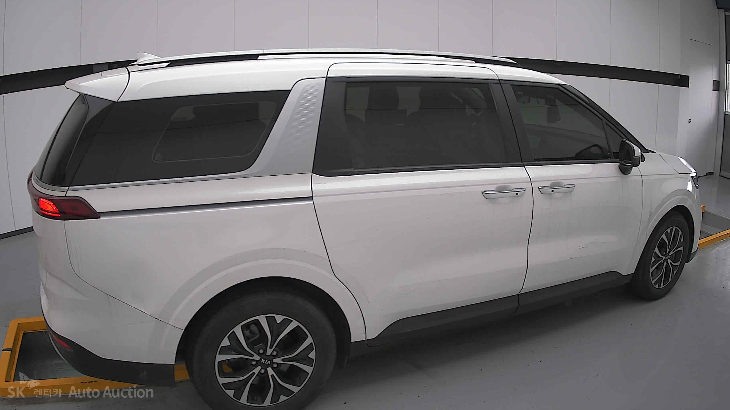 2021 - kia carnival