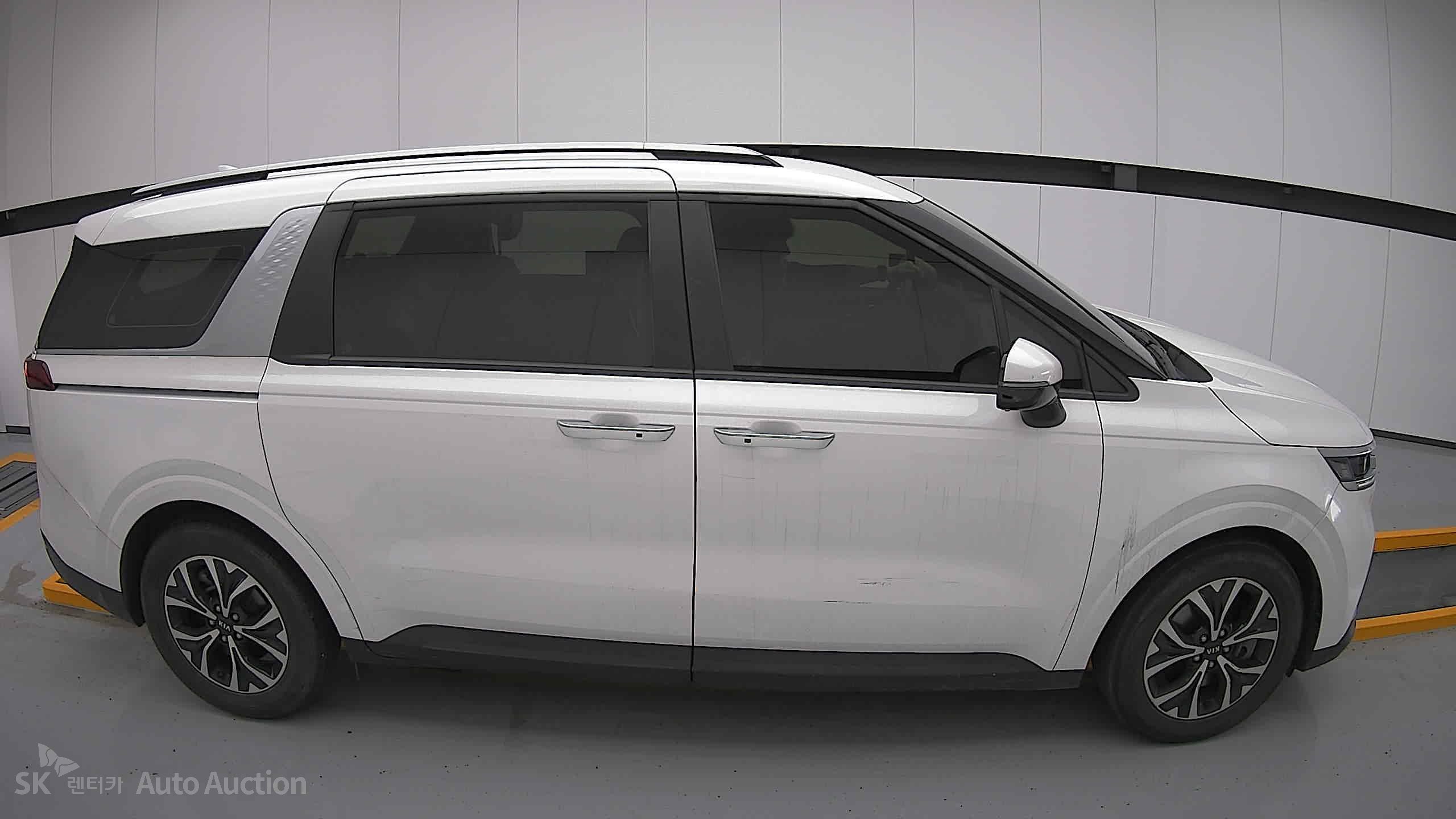 2021 - kia carnival