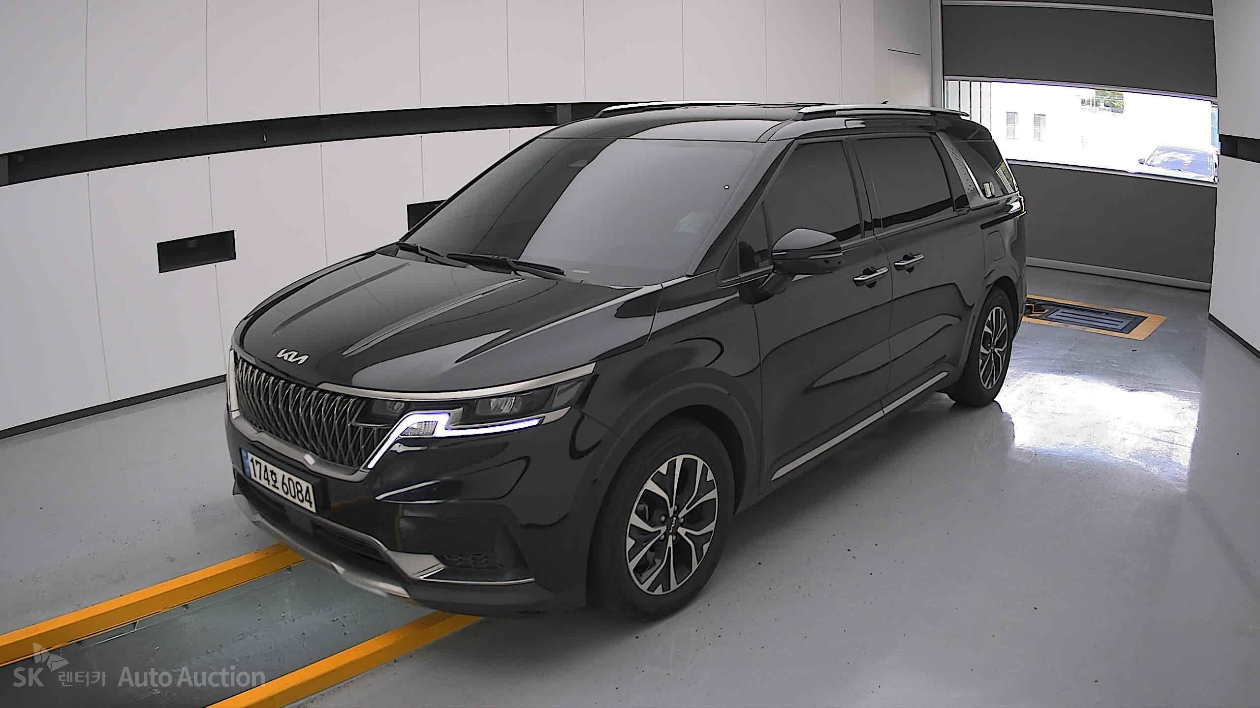 2023 - kia carnival