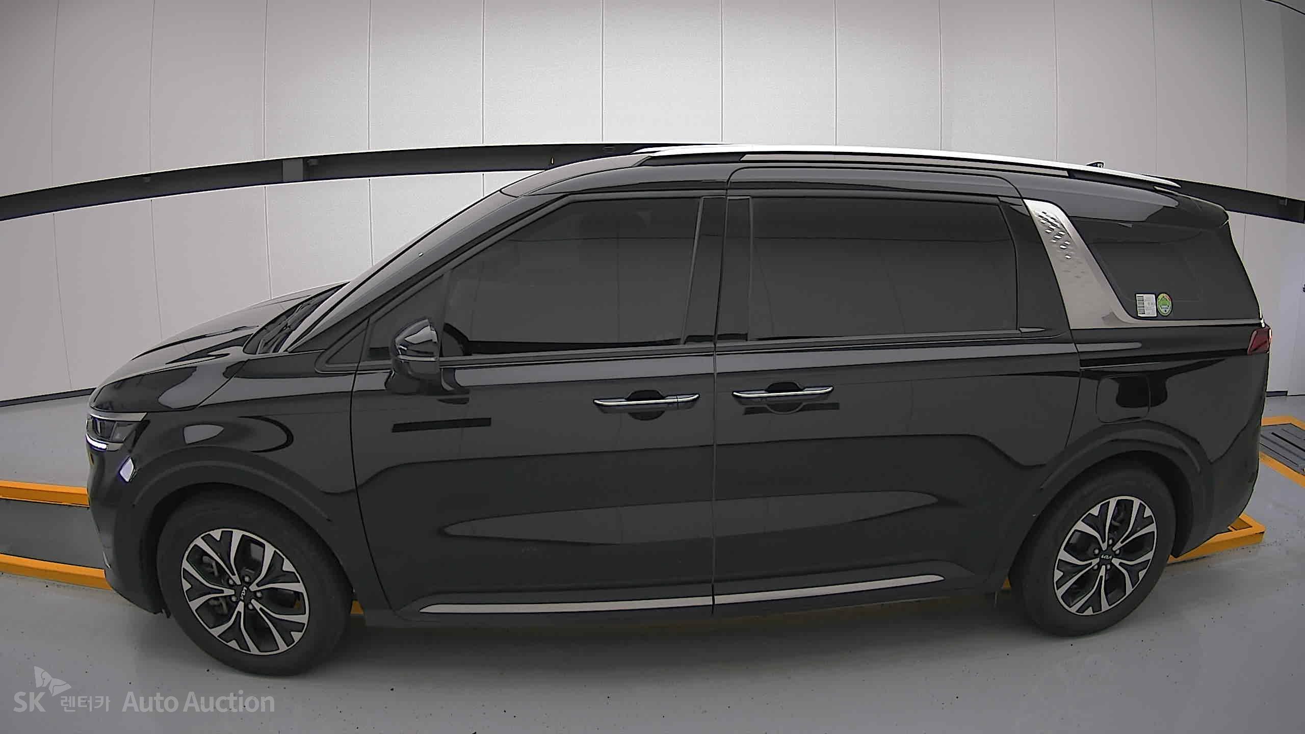 2023 - kia carnival
