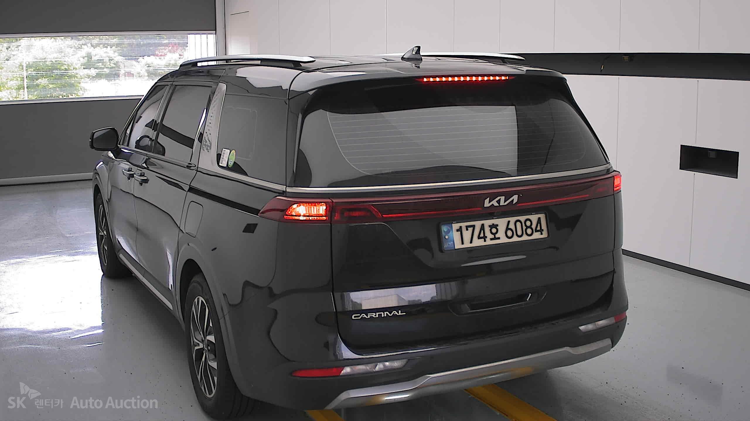 2023 - kia carnival