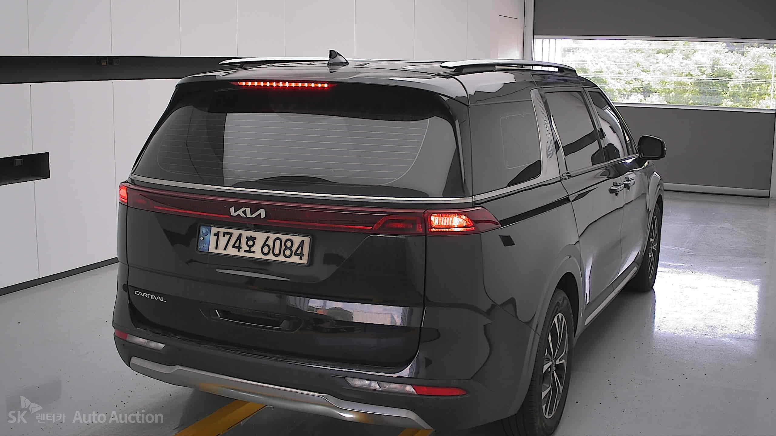 2023 - kia carnival