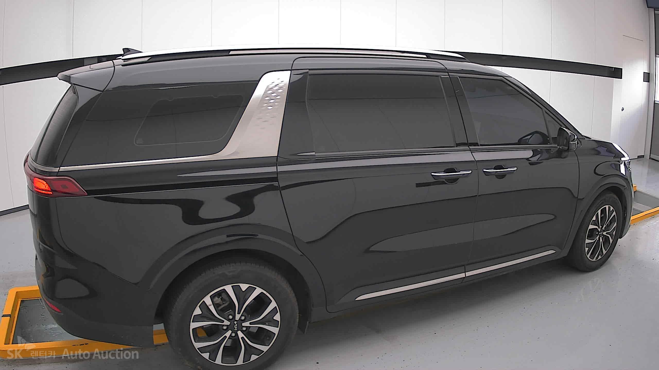 2023 - kia carnival
