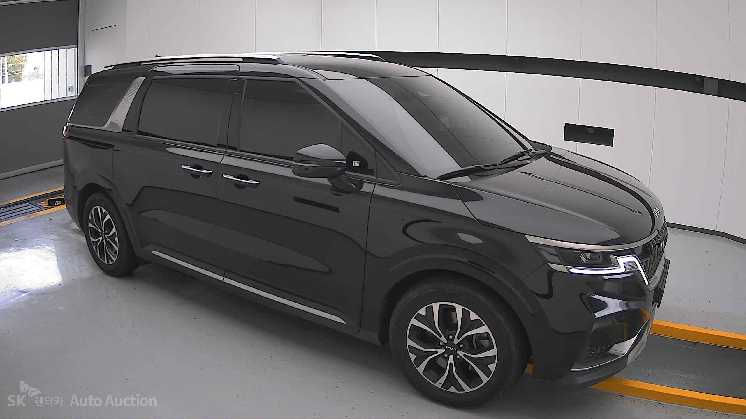 2023 - kia carnival