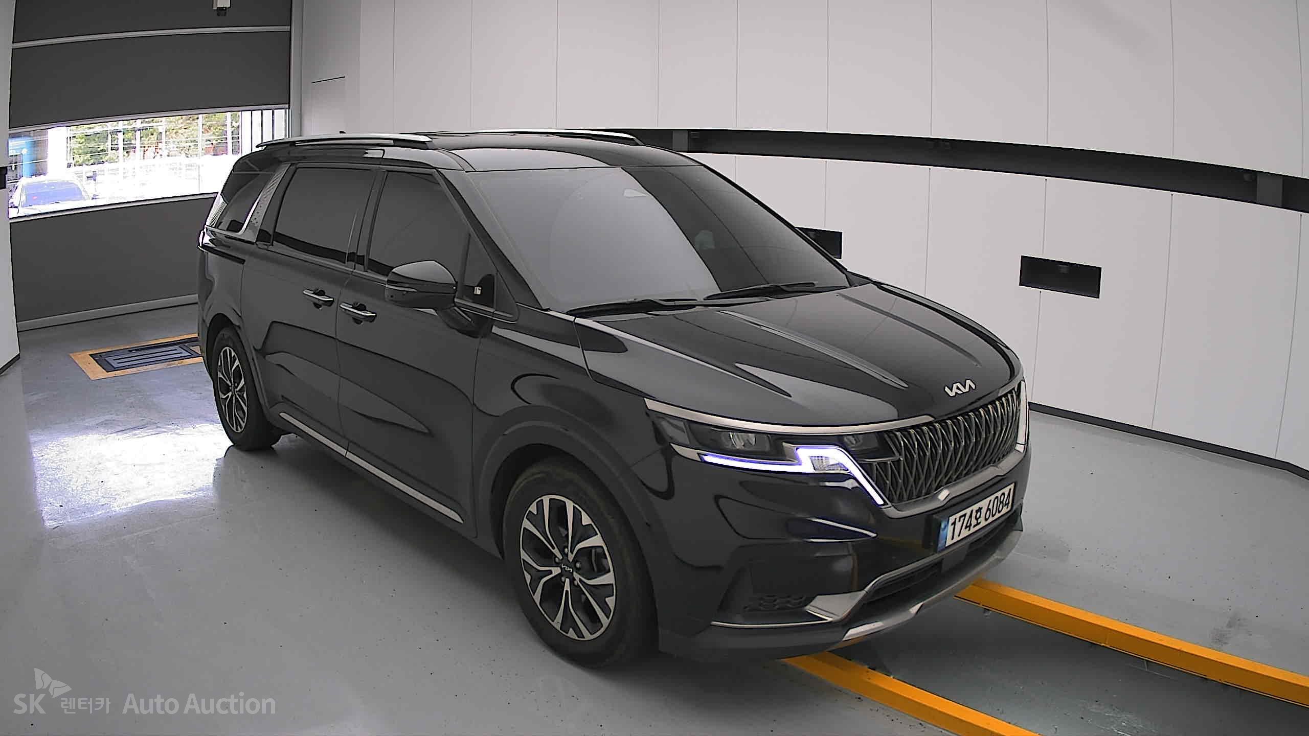 2023 - kia carnival