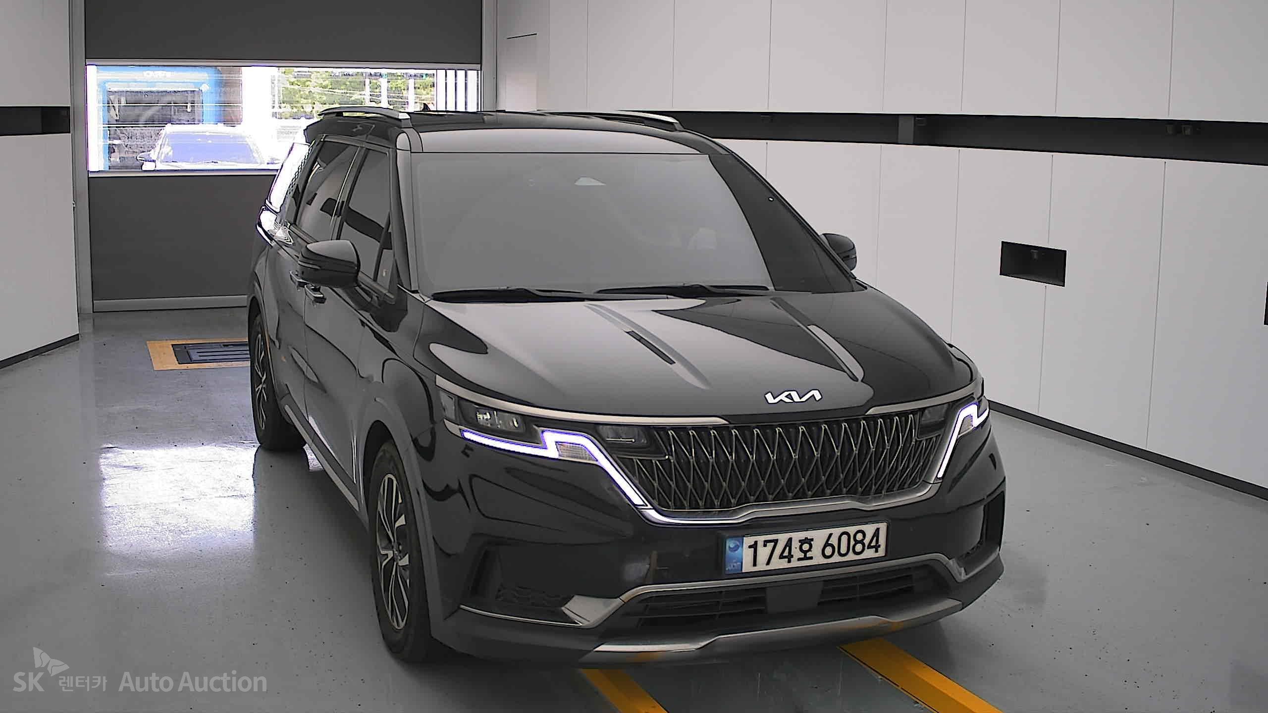 2023 - kia carnival