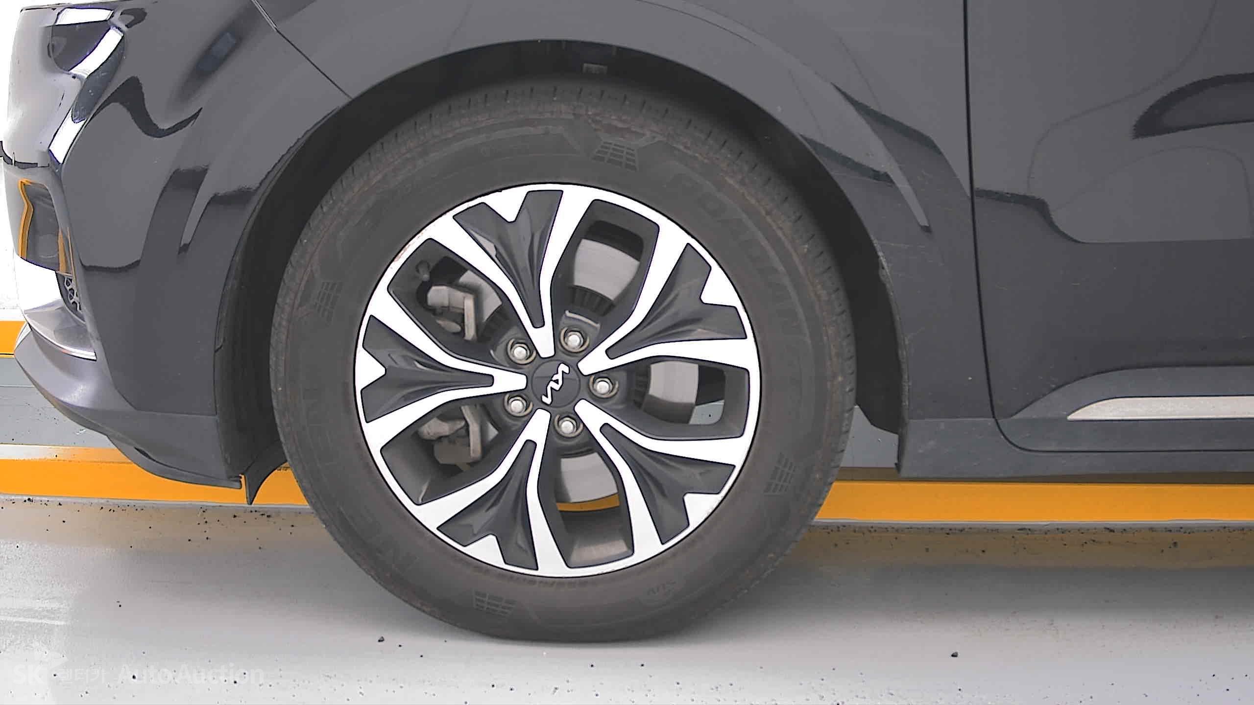 2023 - kia carnival
