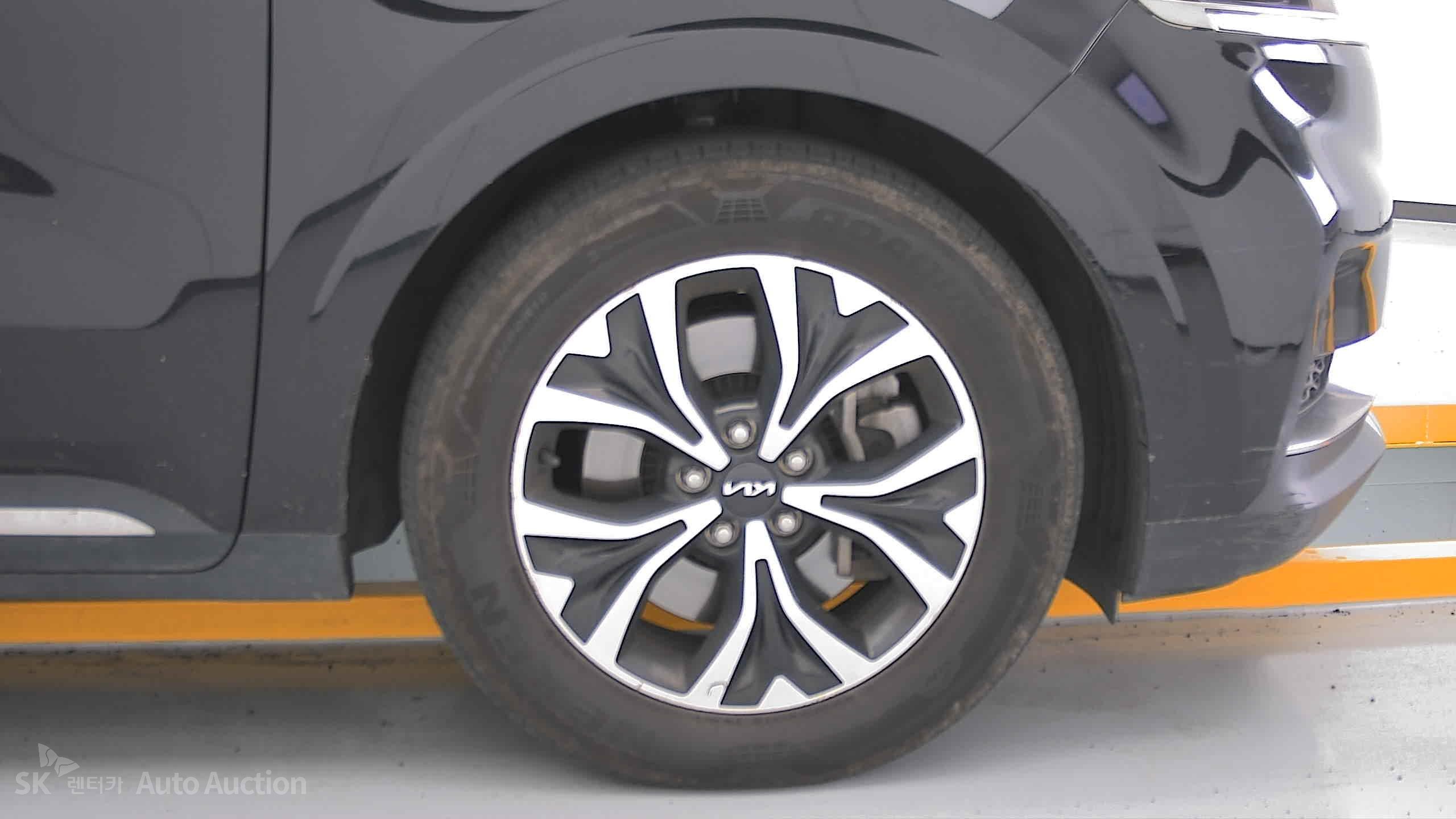 2023 - kia carnival