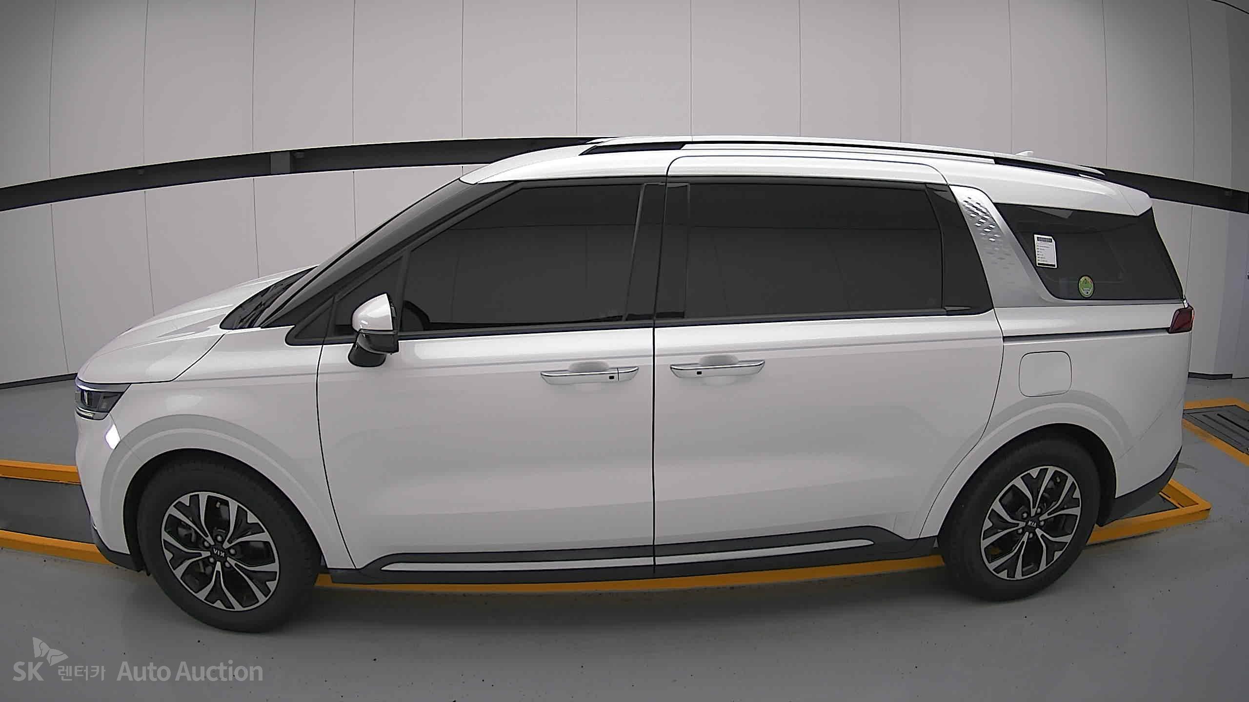 2021 - kia carnival