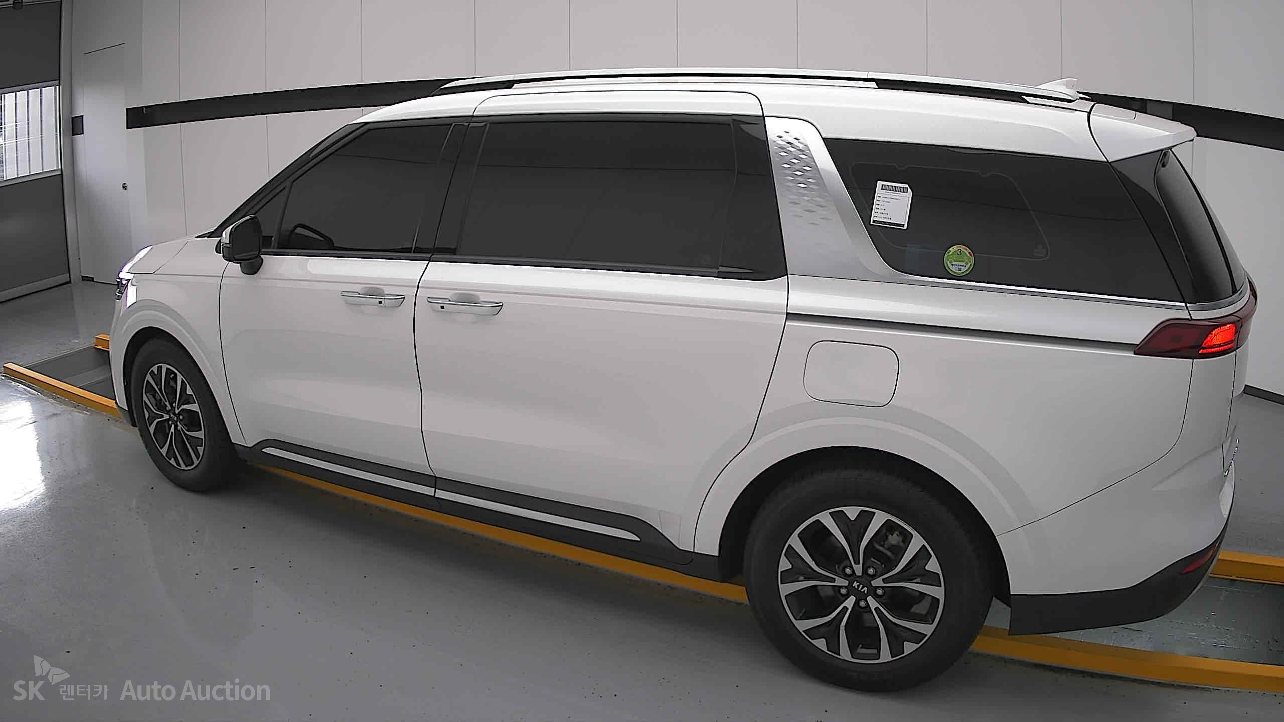 2021 - kia carnival