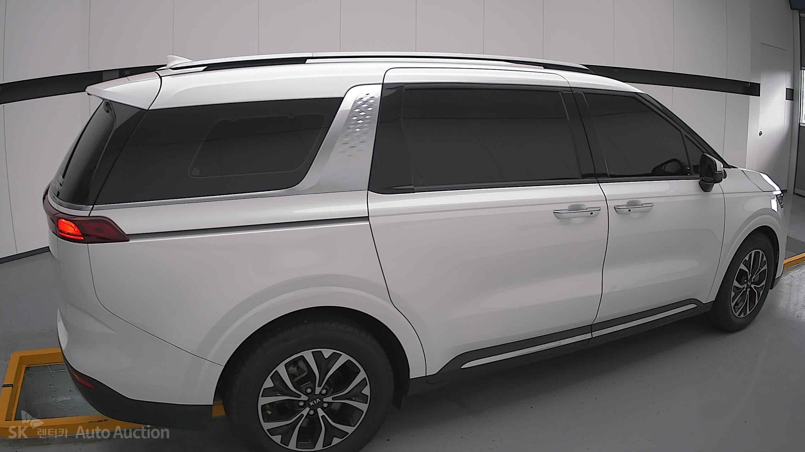 2021 - kia carnival