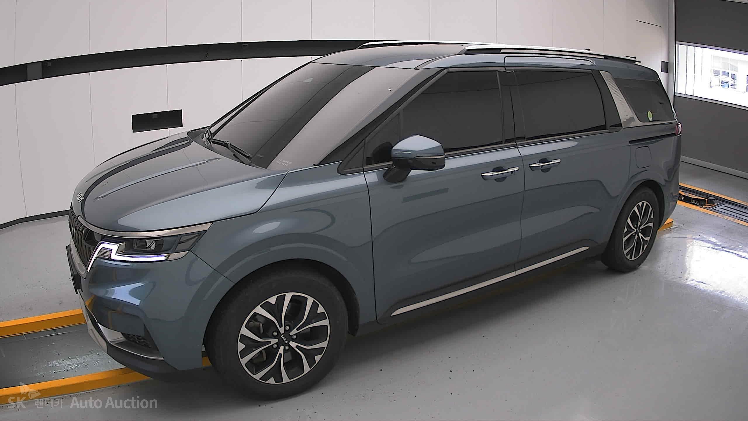2023 - kia carnival