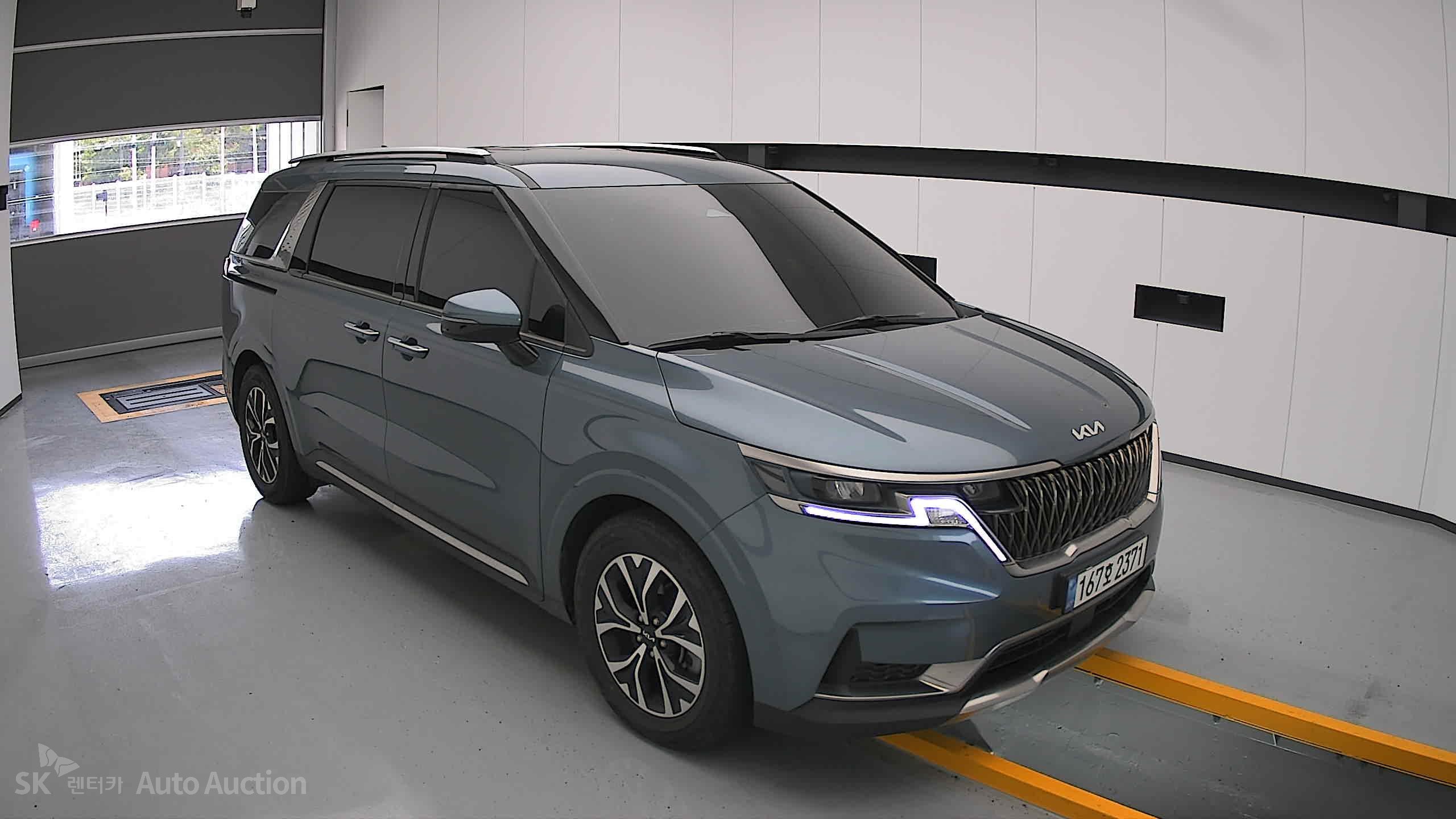2023 - kia carnival