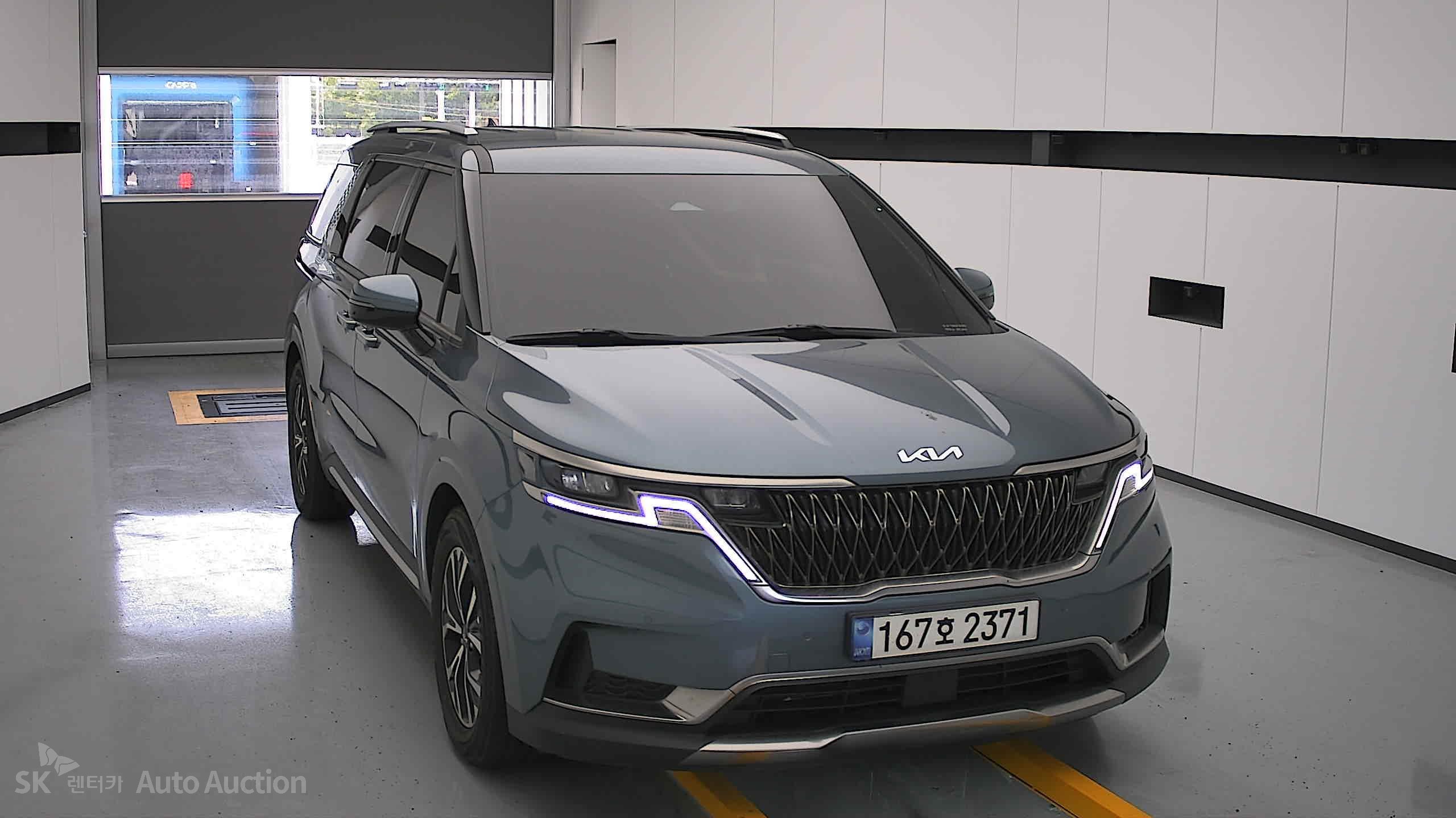 2023 - kia carnival