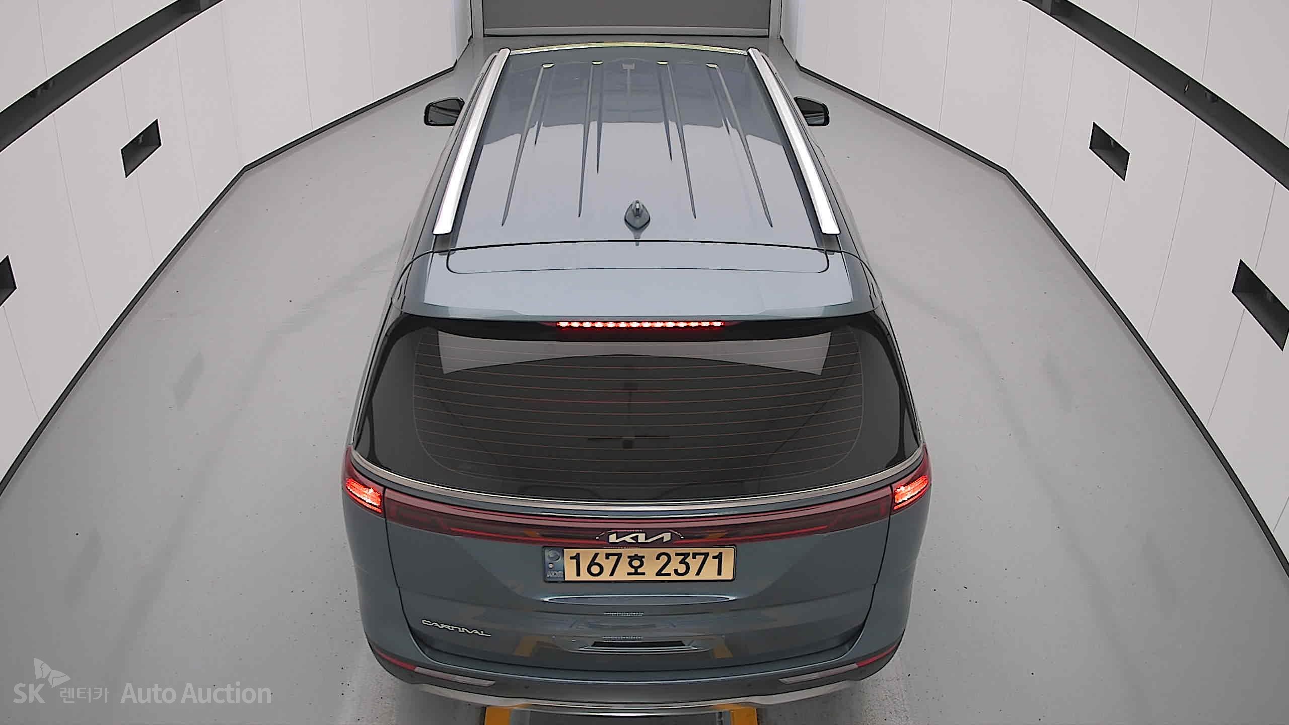 2023 - kia carnival