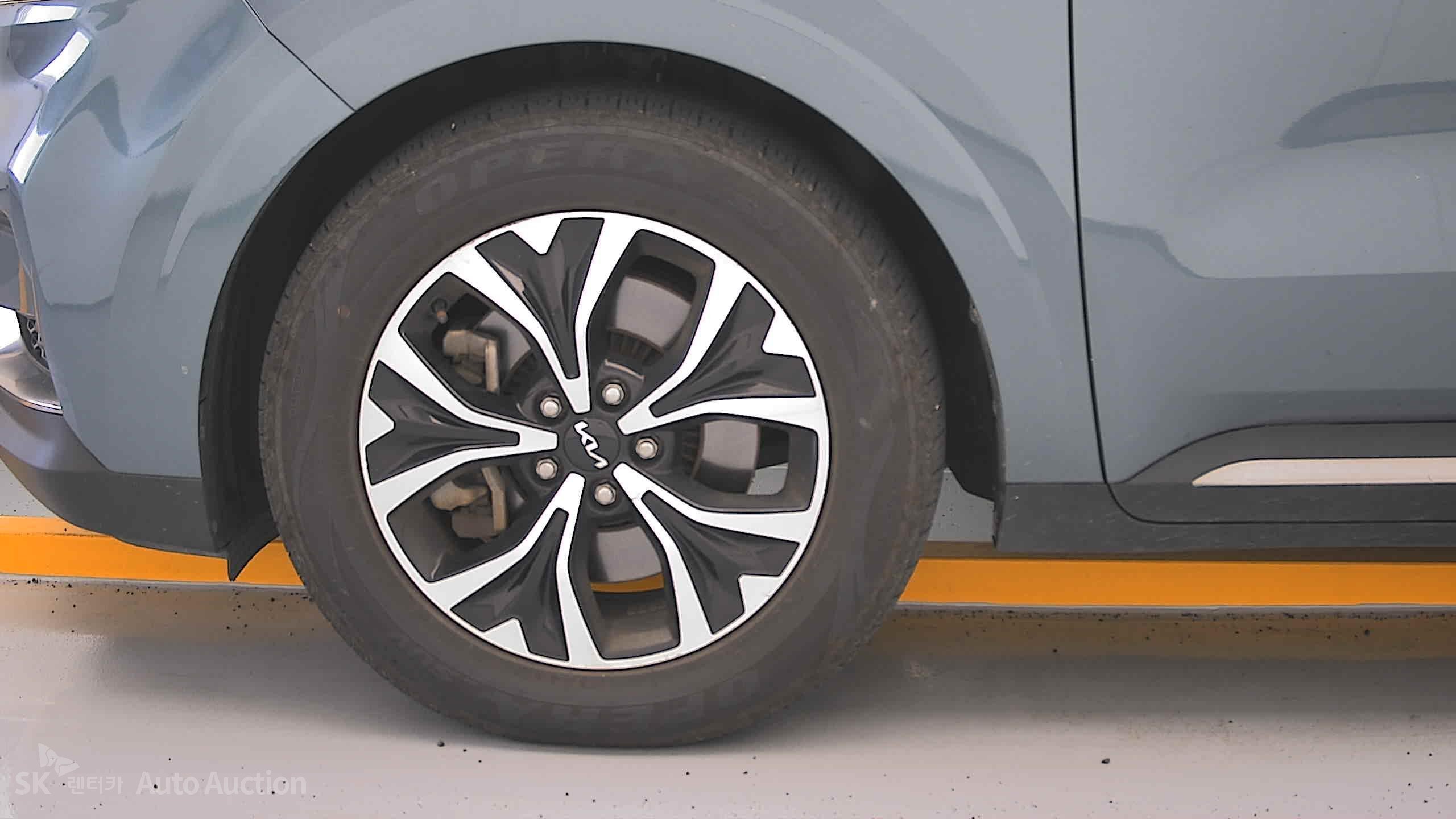 2023 - kia carnival