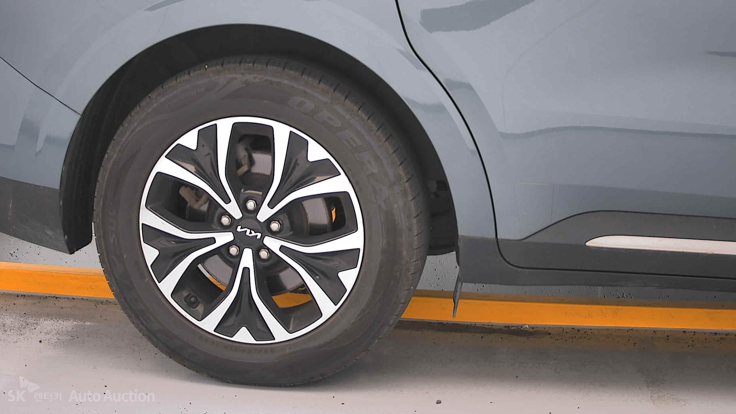 2023 - kia carnival