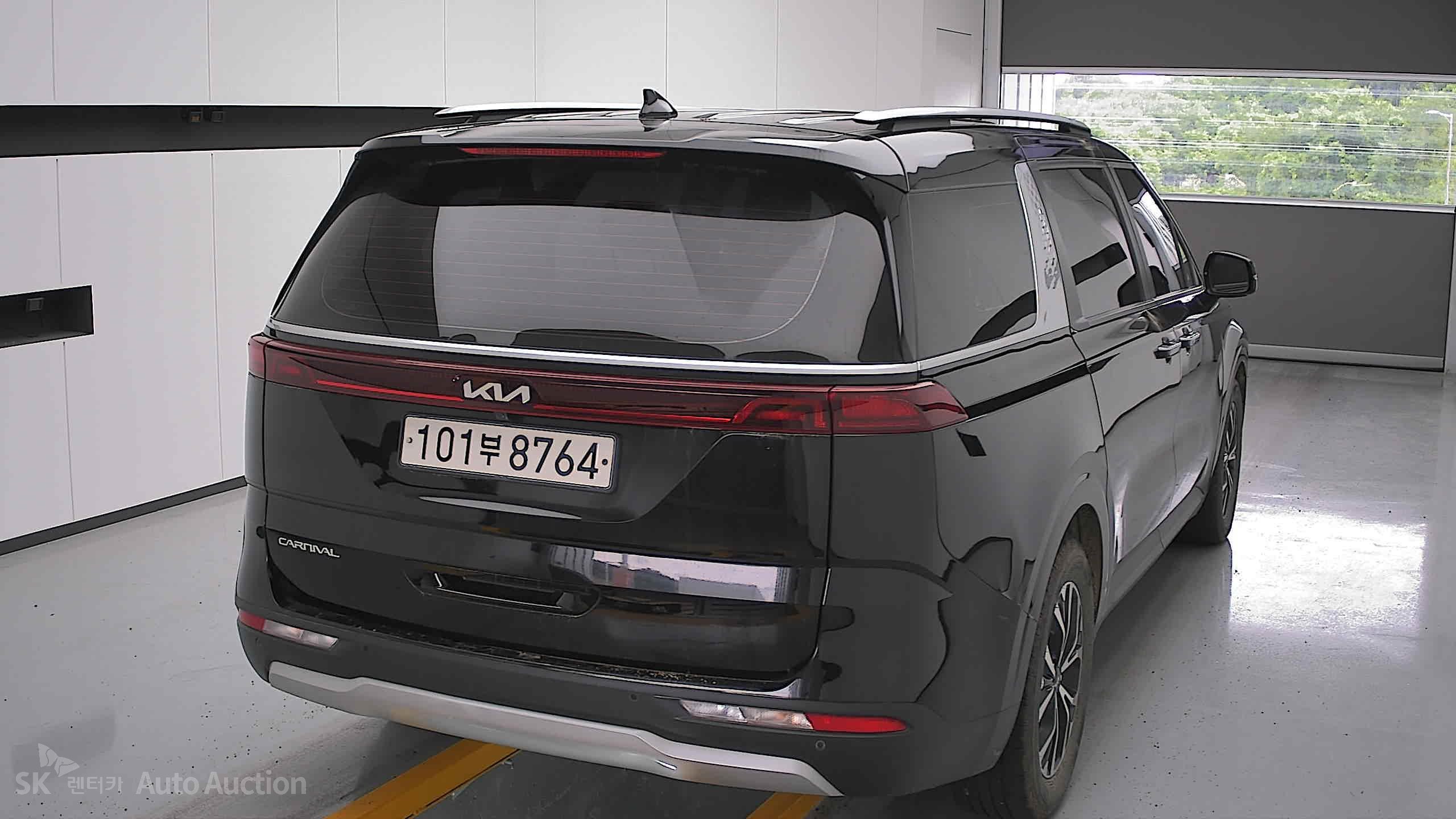 2023 - kia carnival