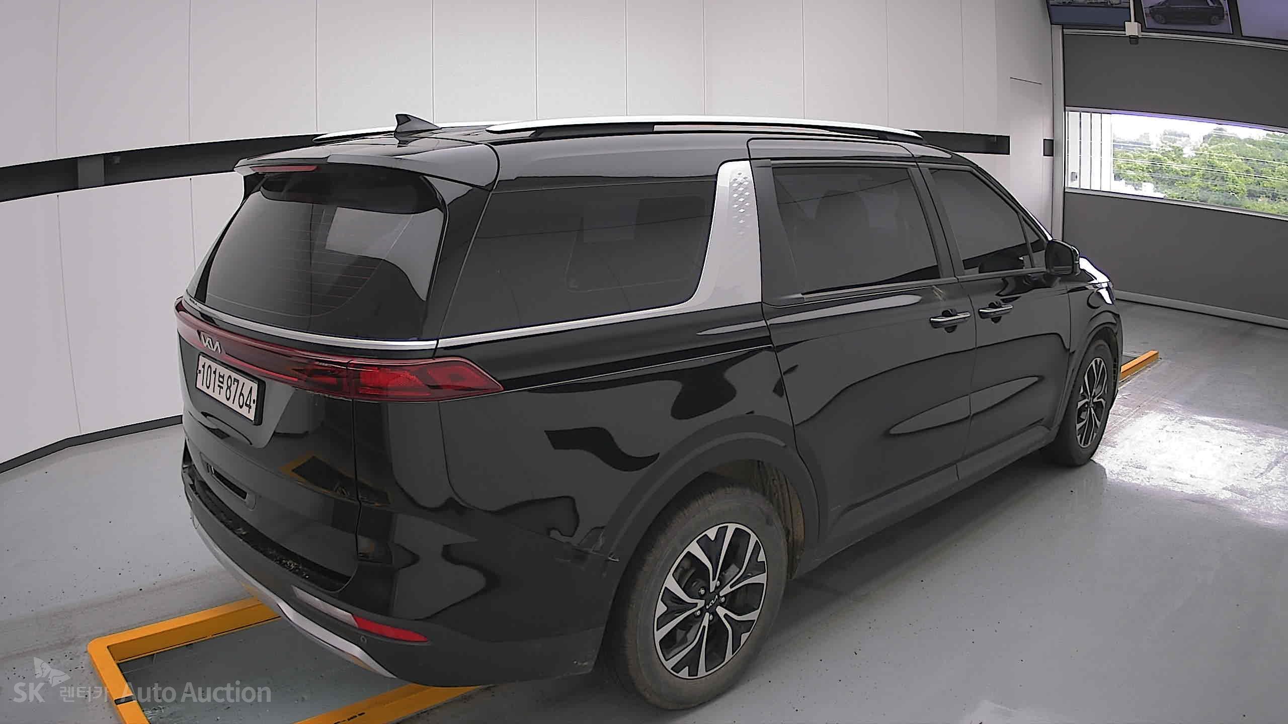 2023 - kia carnival