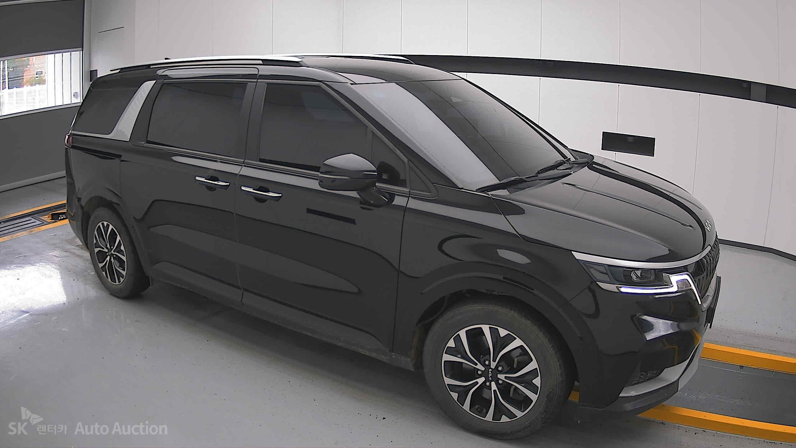 2023 - kia carnival
