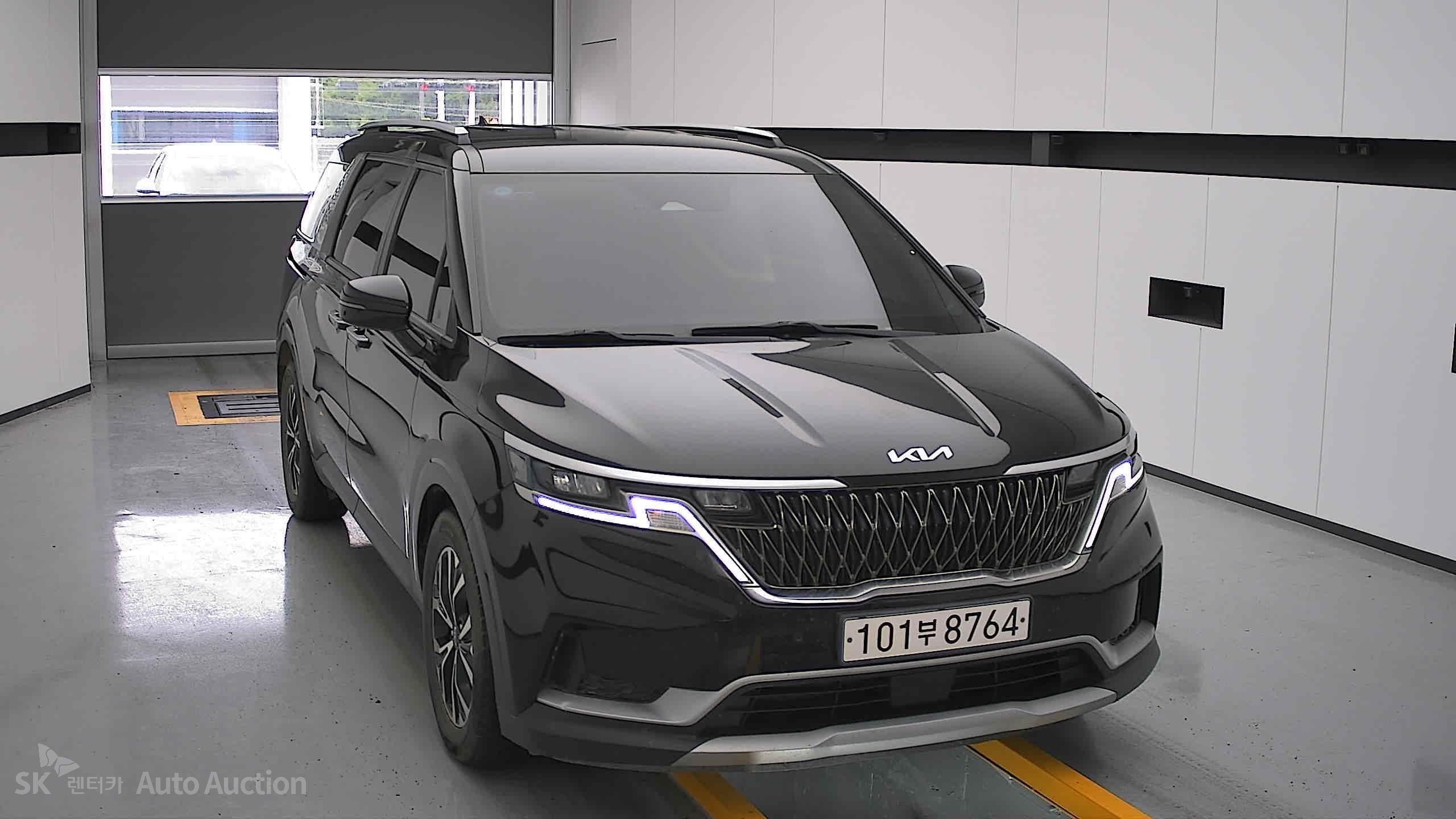 2023 - kia carnival