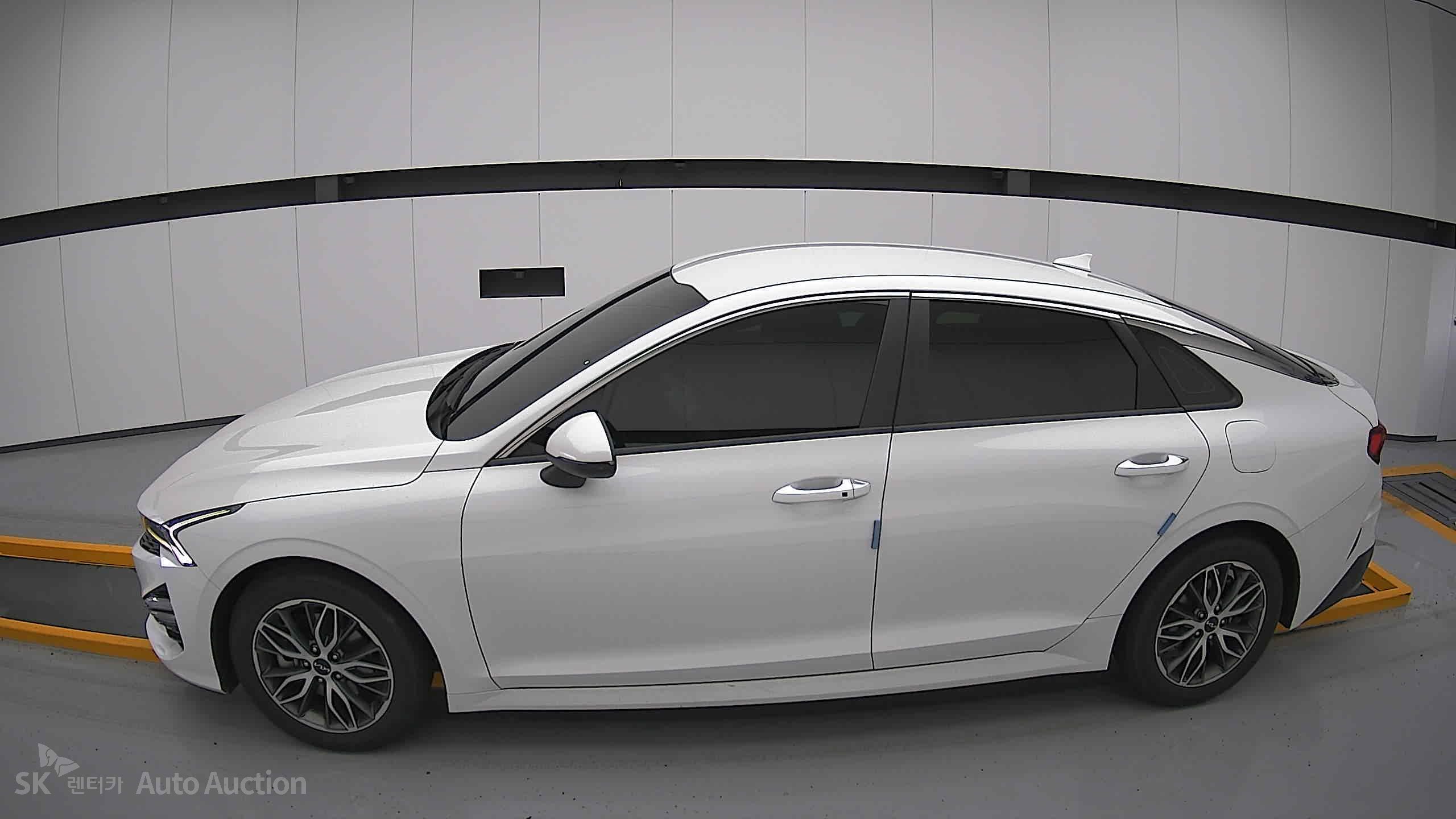 2022 - kia k5