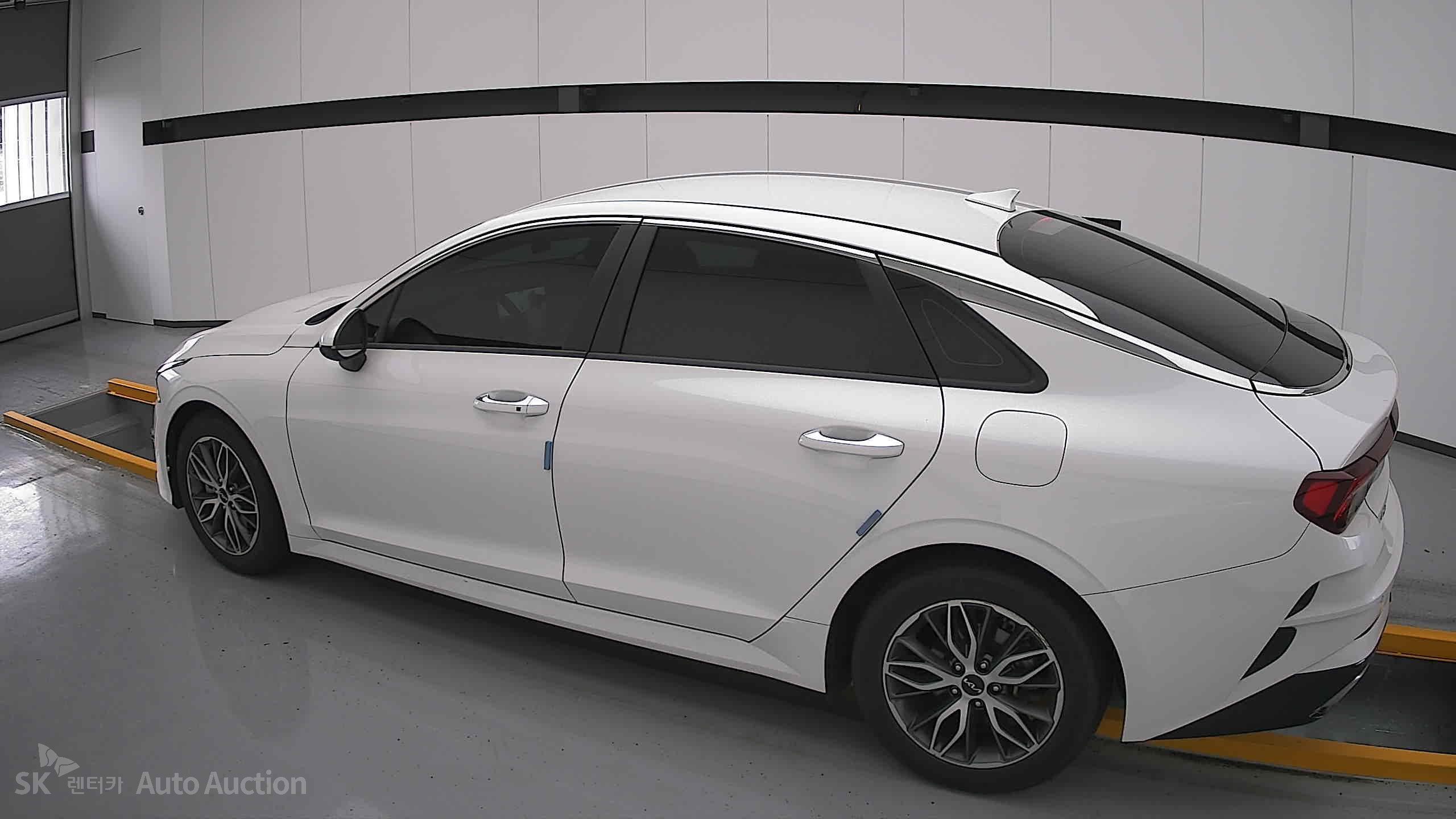 2022 - kia k5