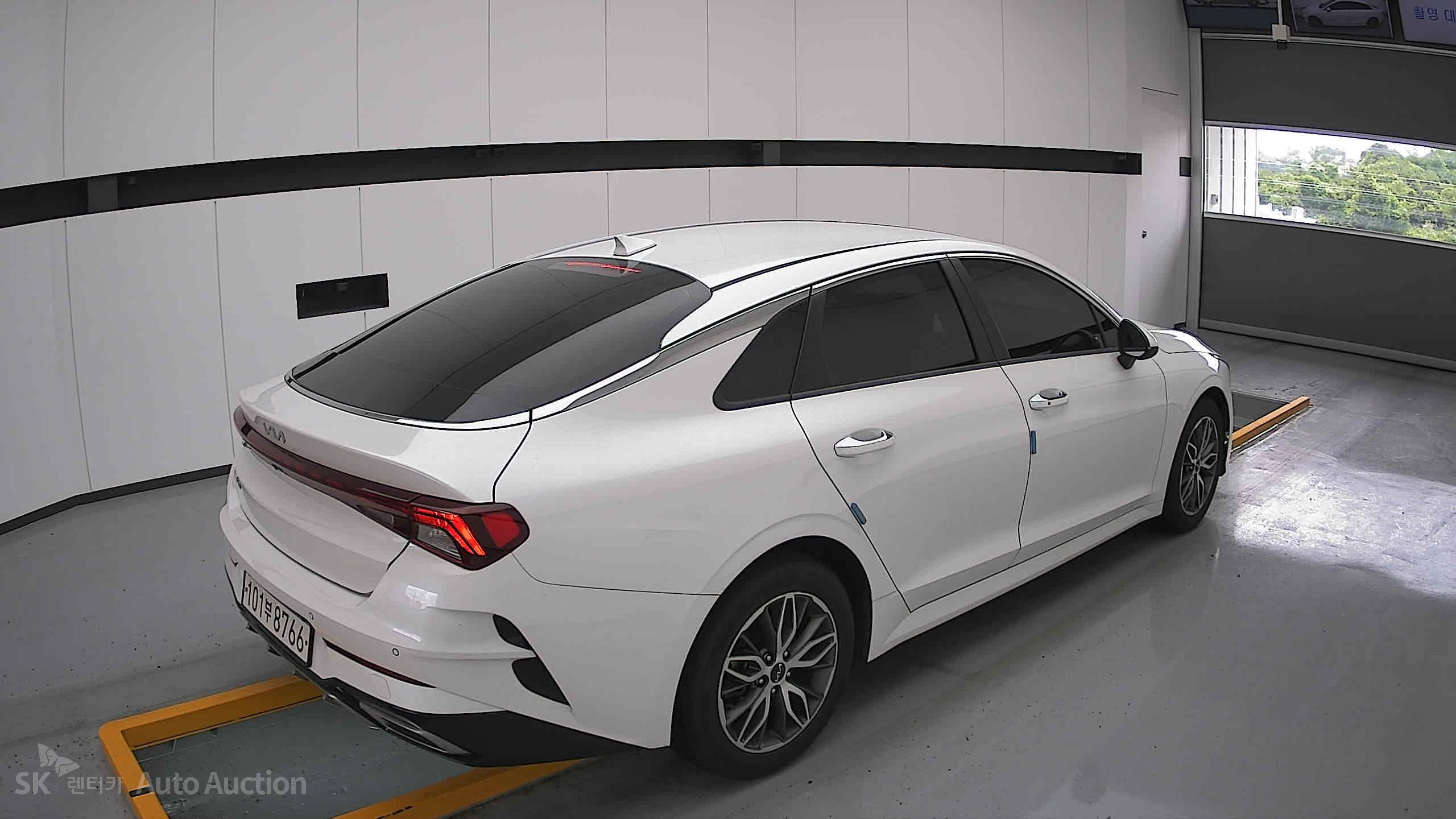 2022 - kia k5