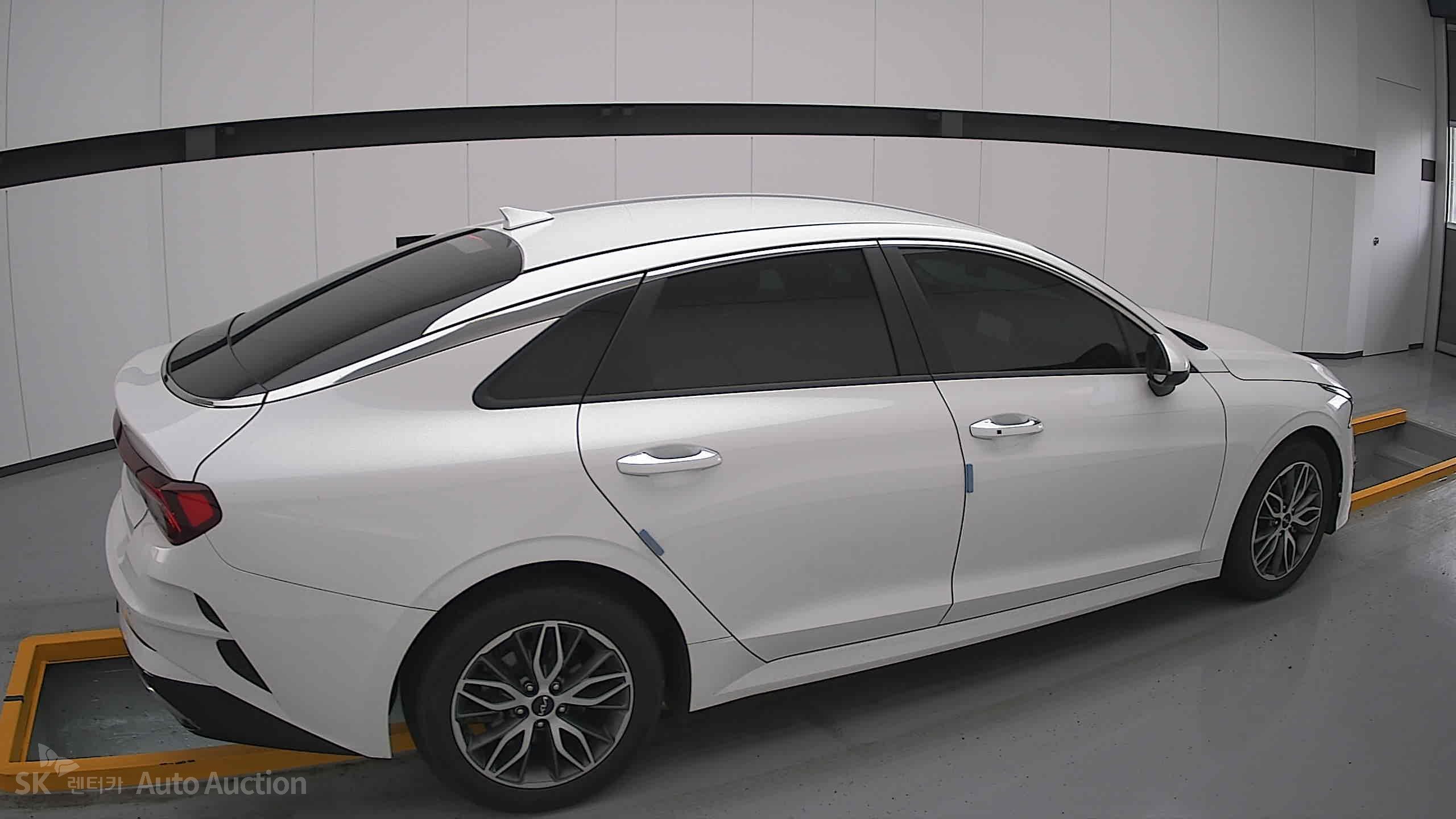 2022 - kia k5