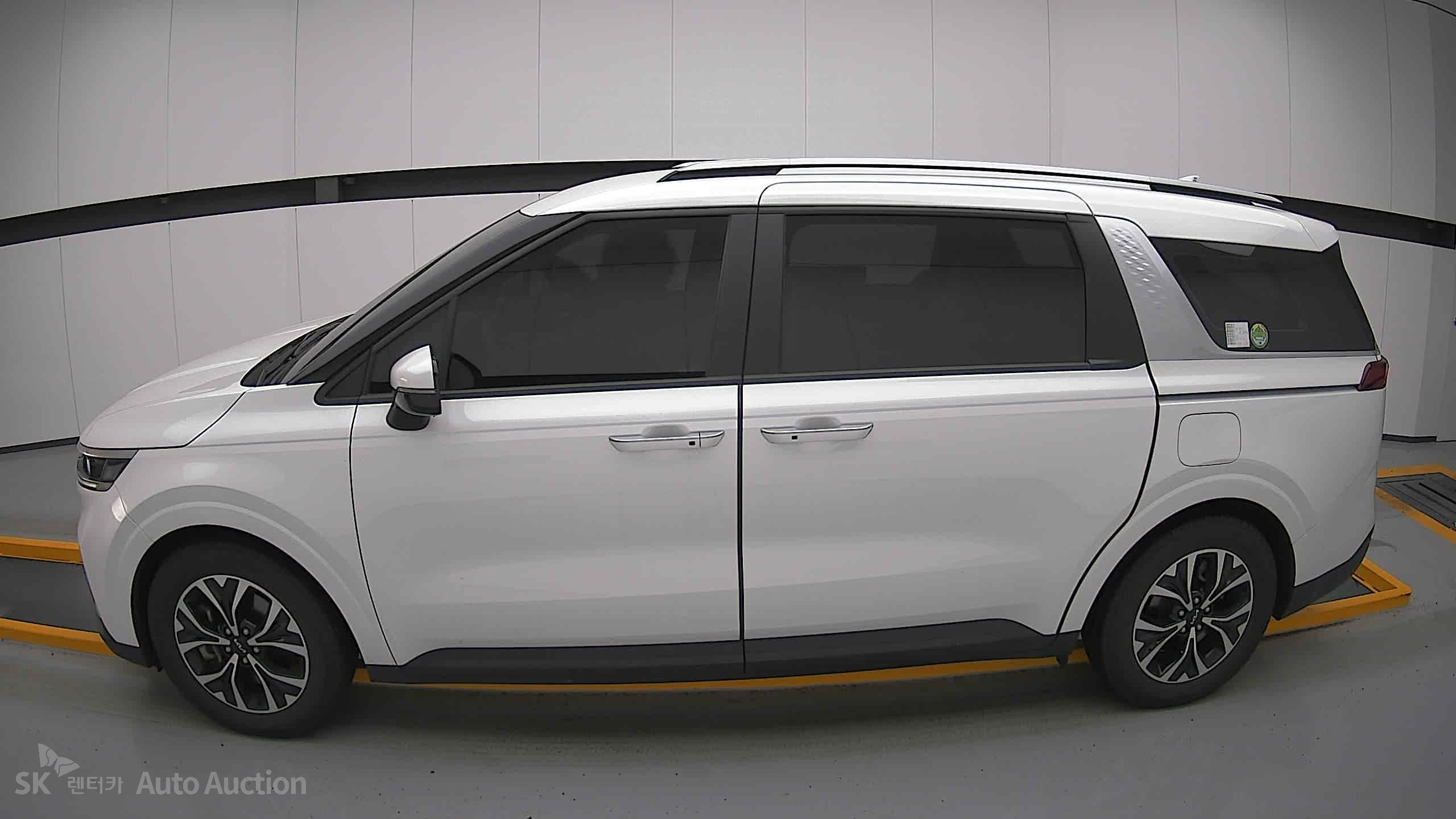 2023 - kia carnival