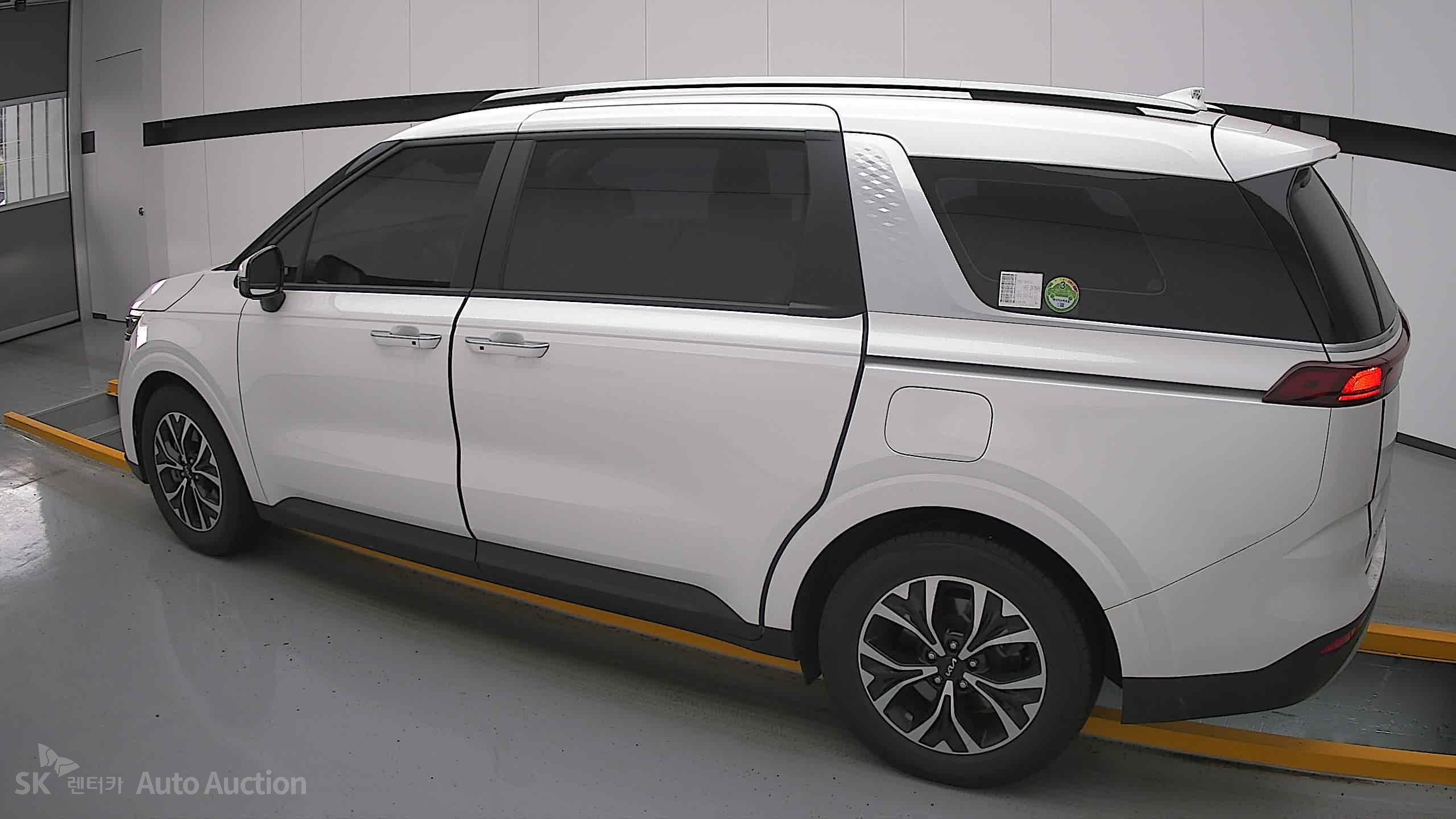 2023 - kia carnival