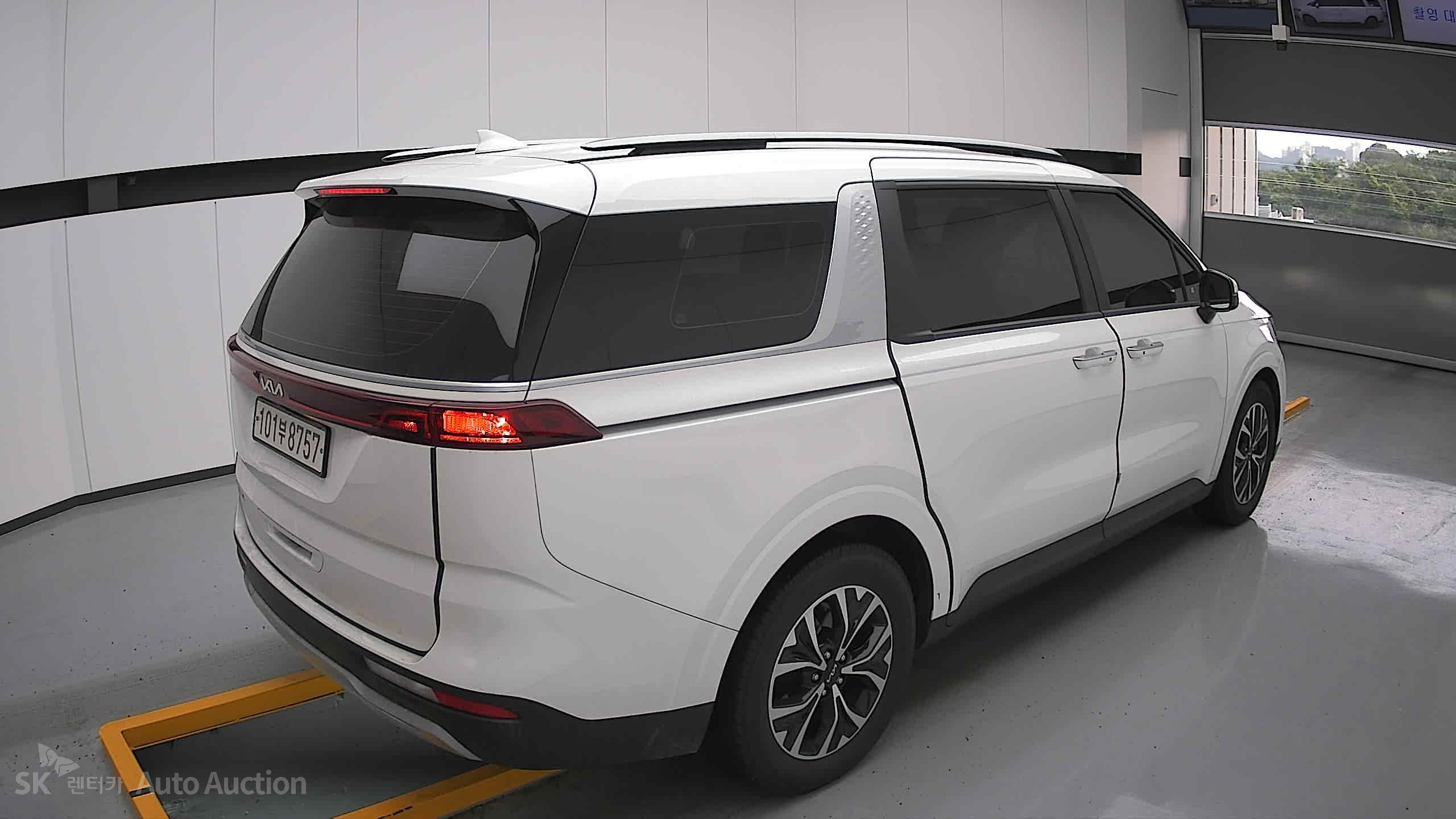 2023 - kia carnival