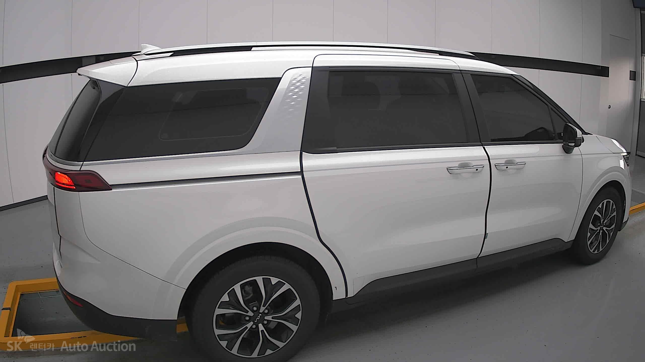 2023 - kia carnival