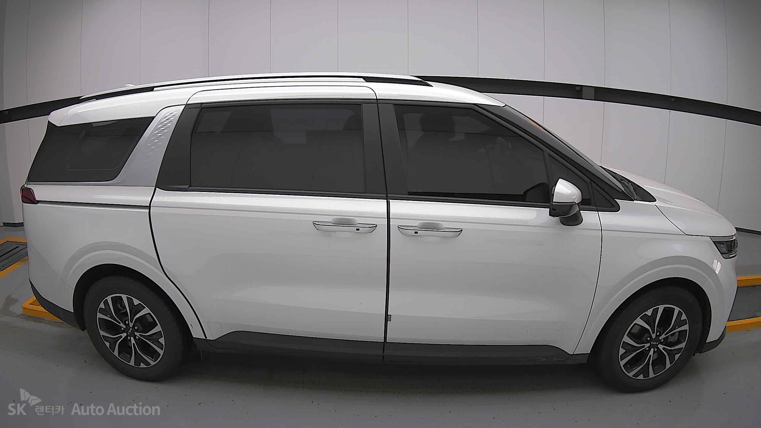 2023 - kia carnival