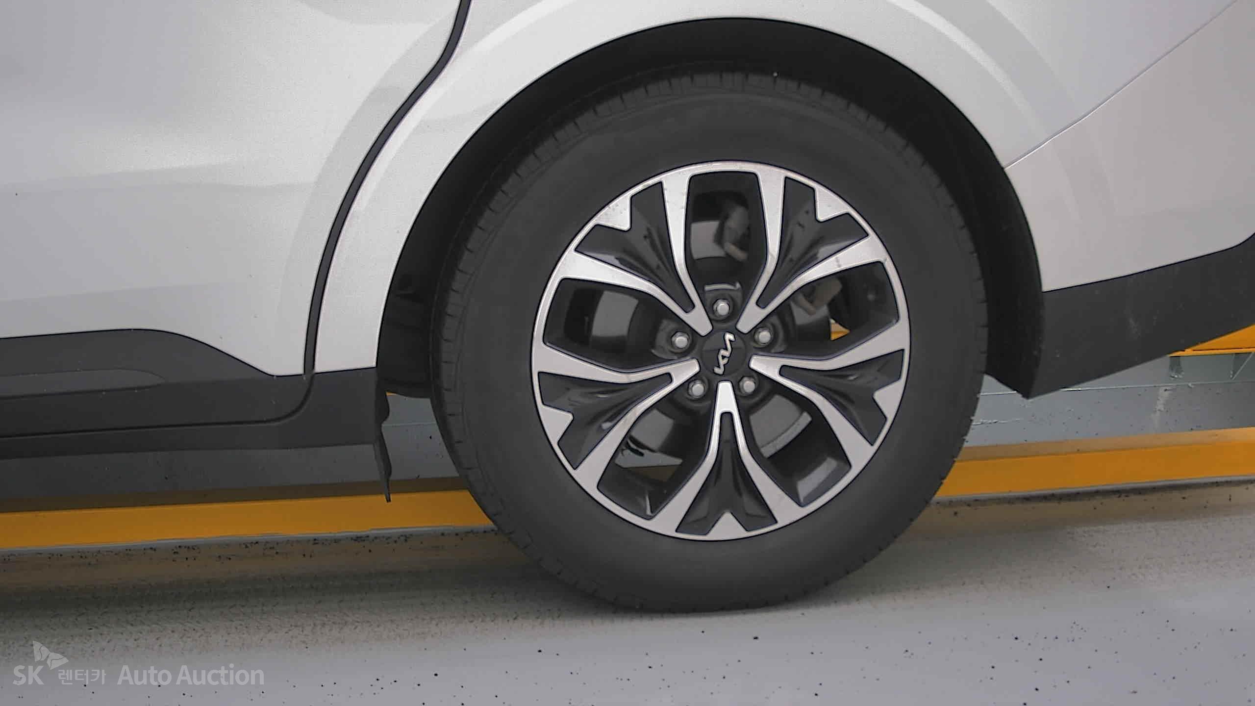 2023 - kia carnival