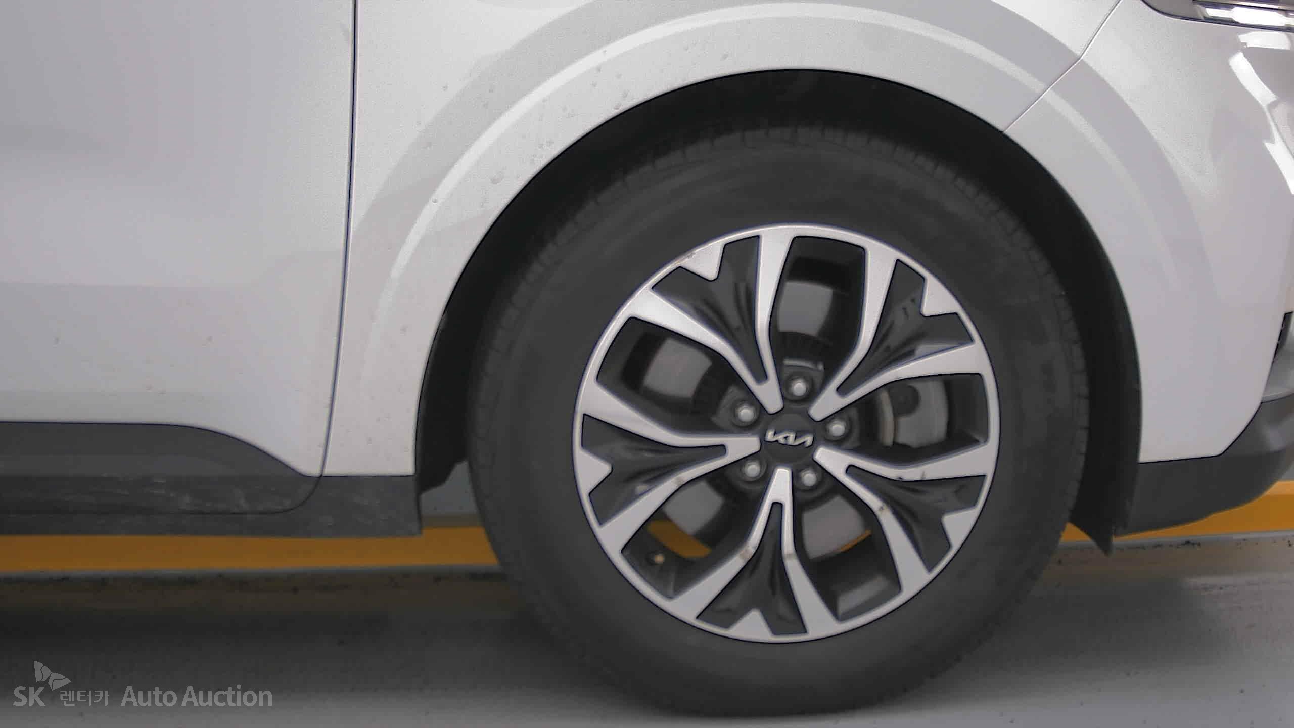 2023 - kia carnival