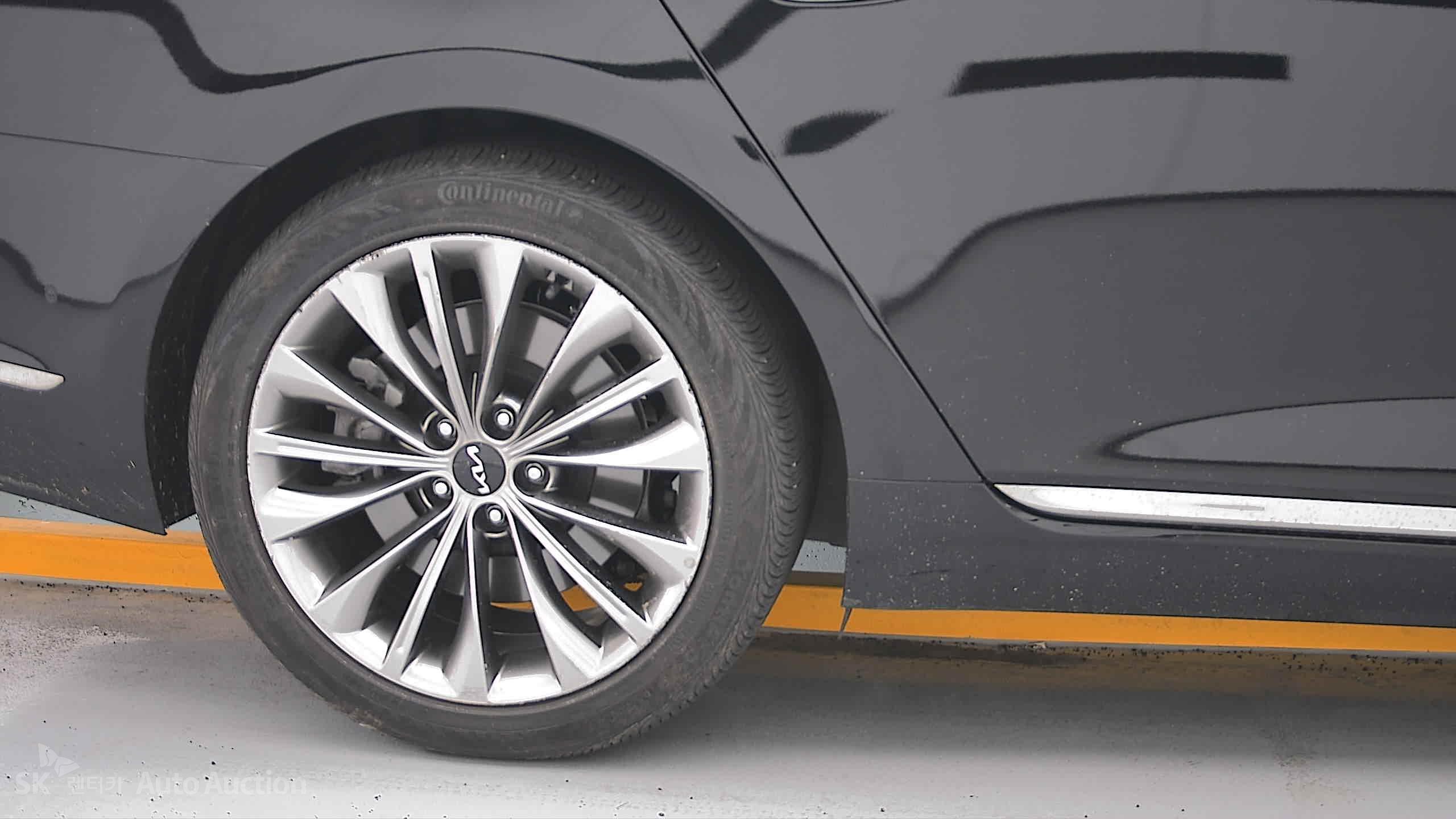2022 - kia k9