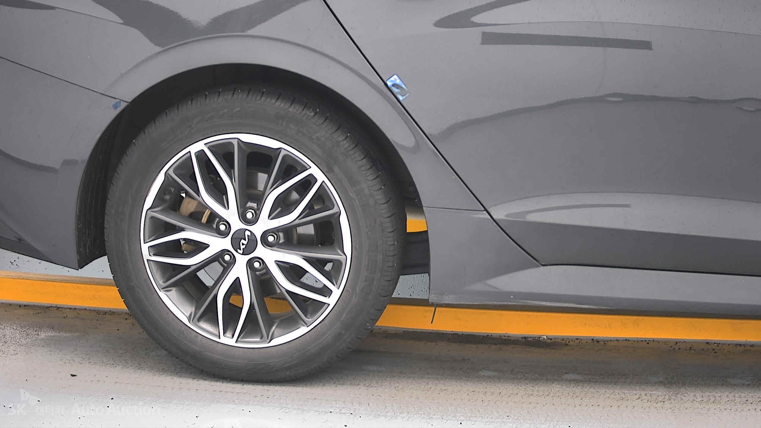 2023 - kia k5