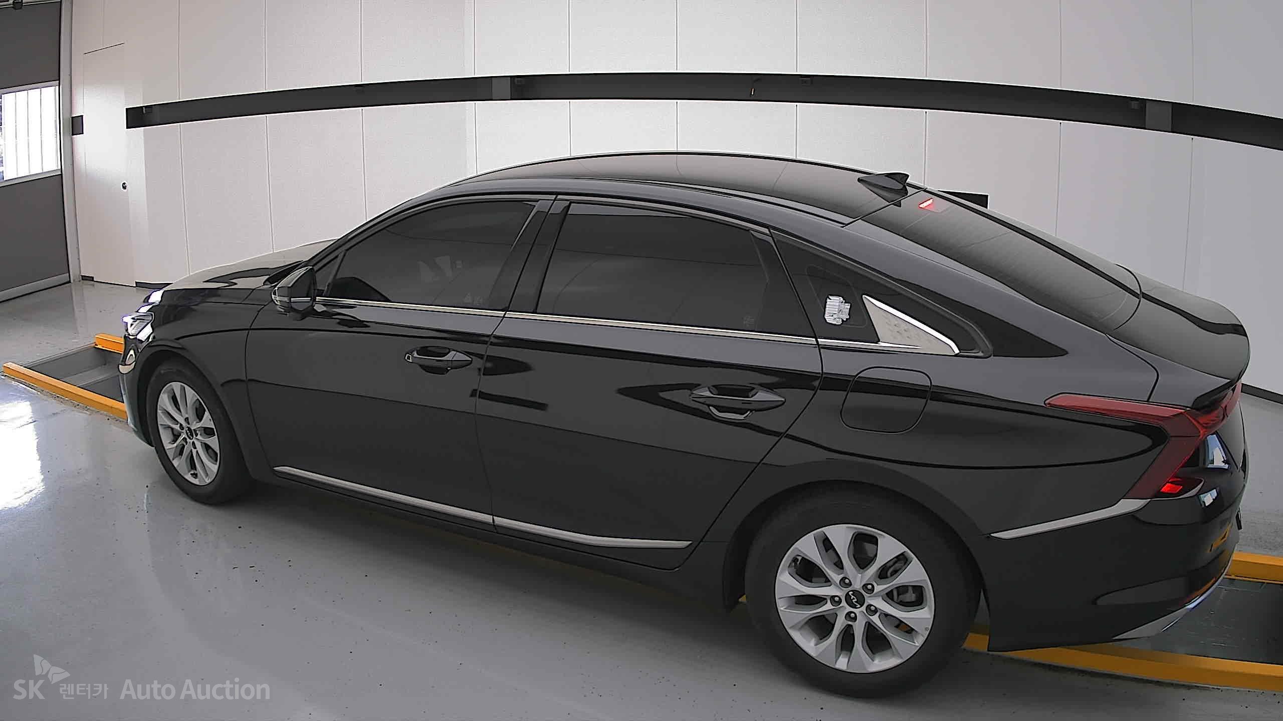 2023 - kia k8