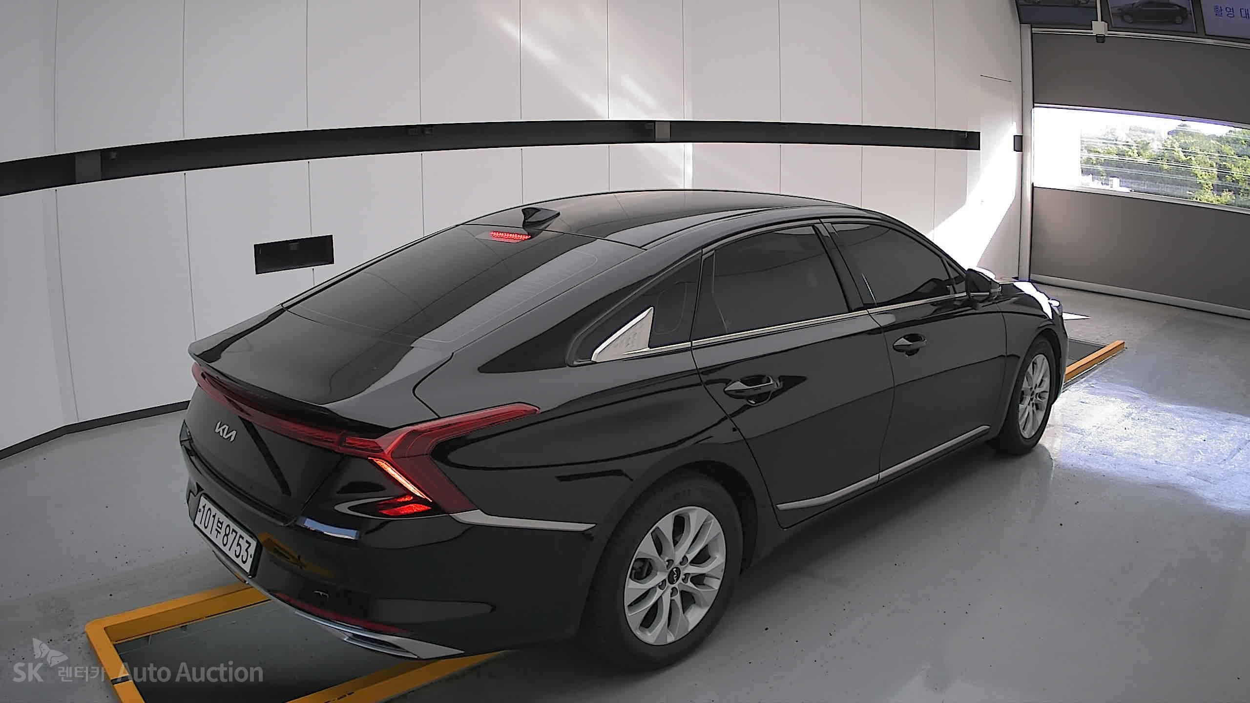 2023 - kia k8