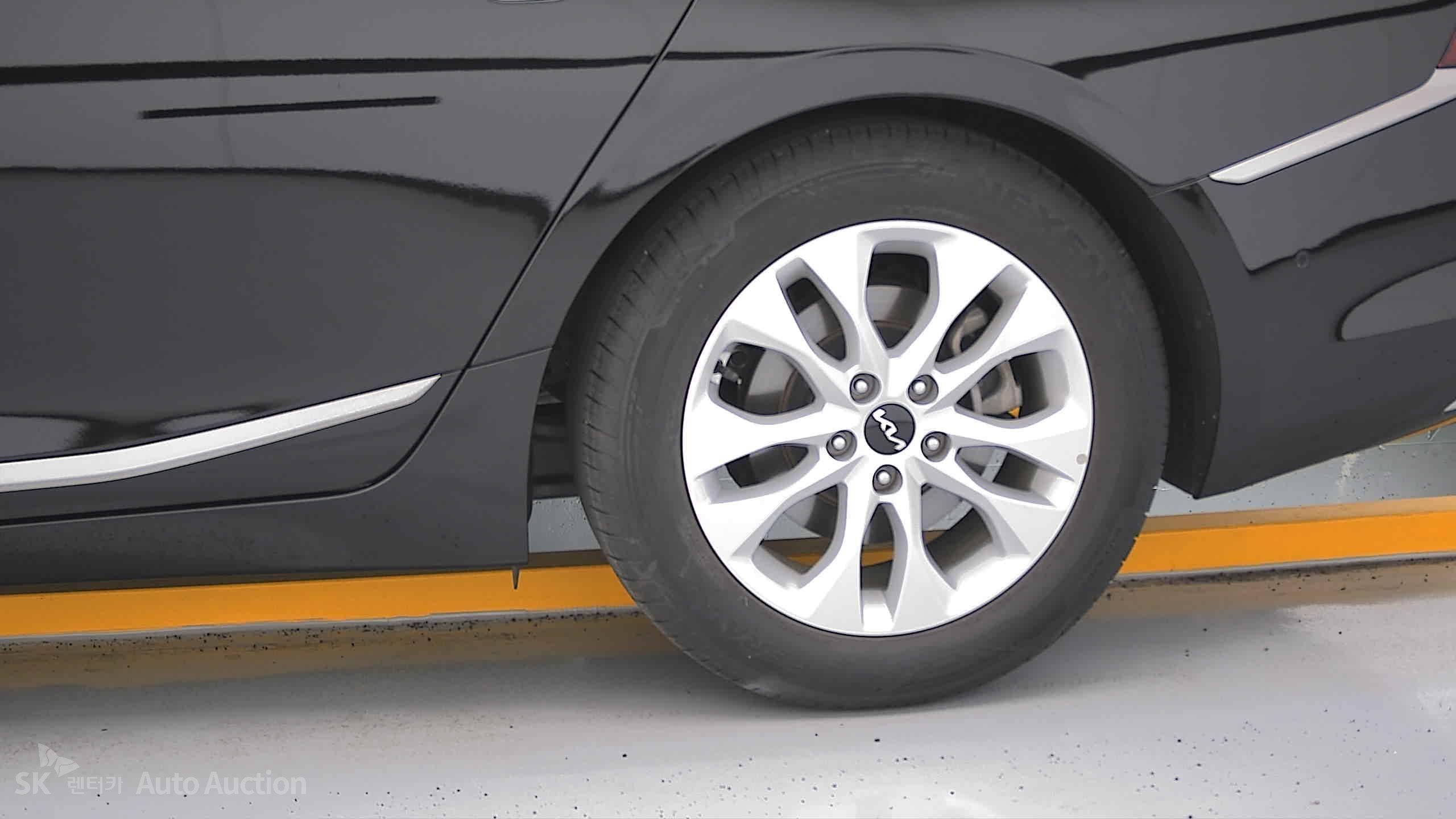 2023 - kia k8