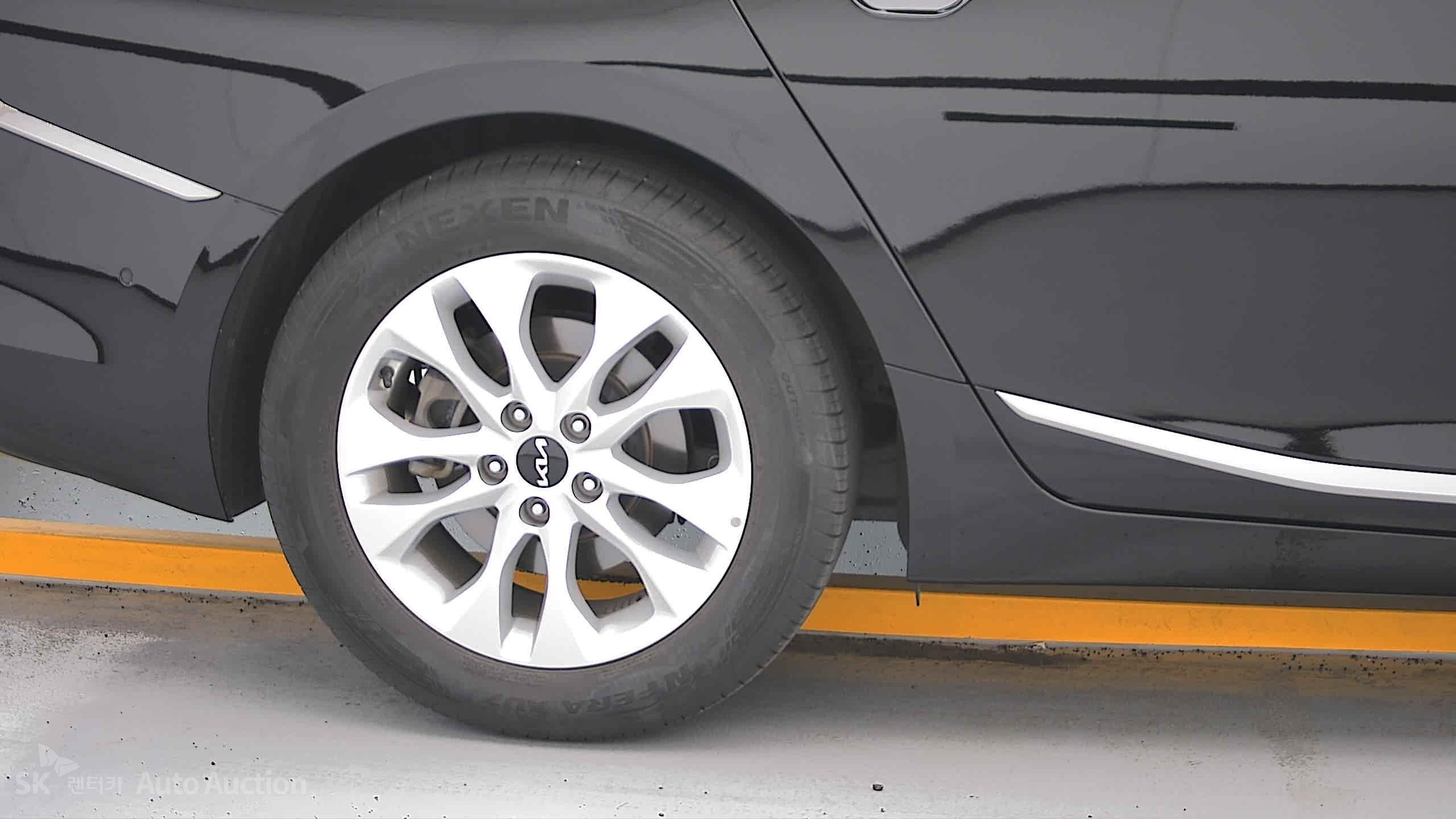 2023 - kia k8