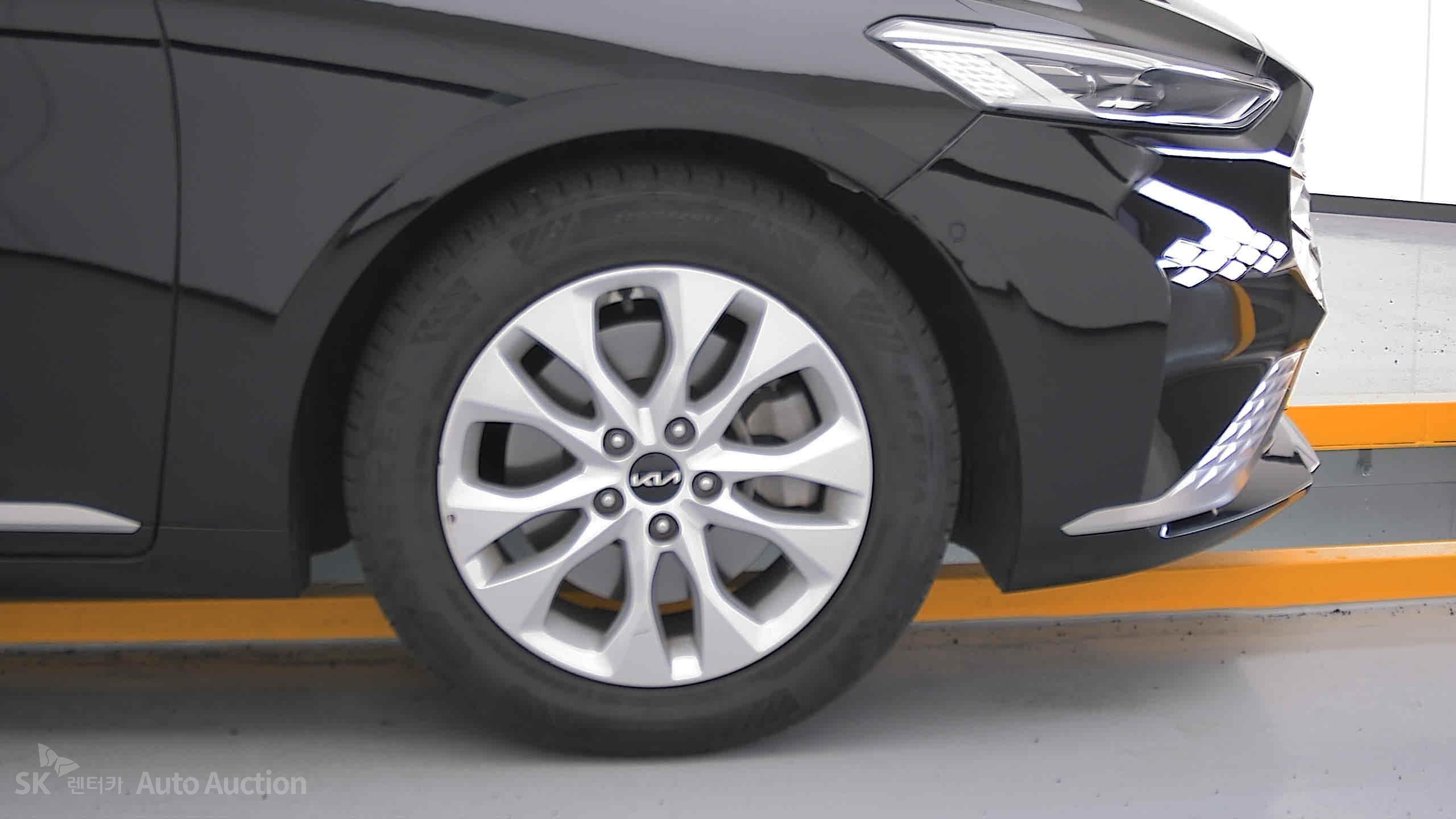 2023 - kia k8