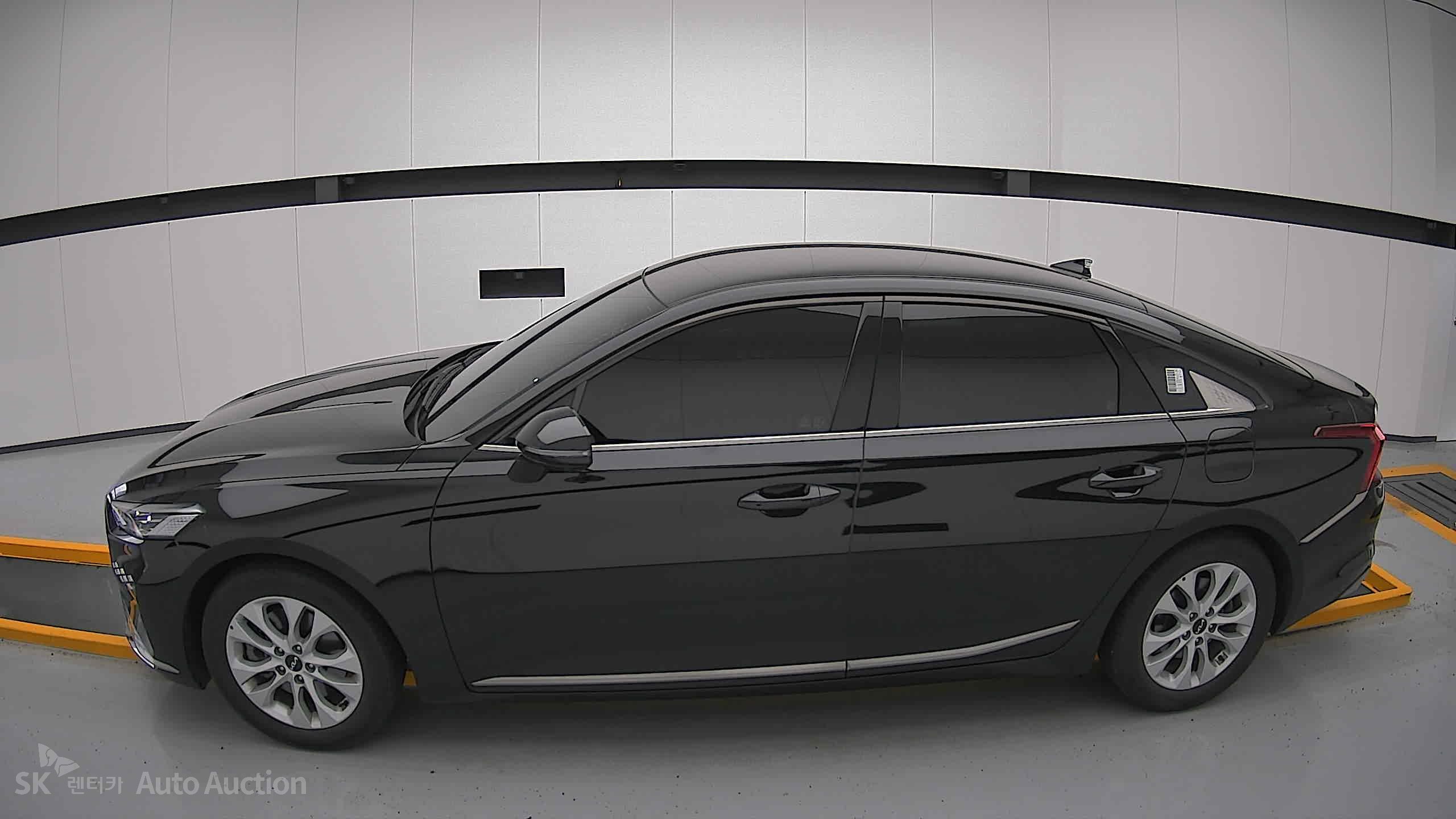 2023 - kia k8